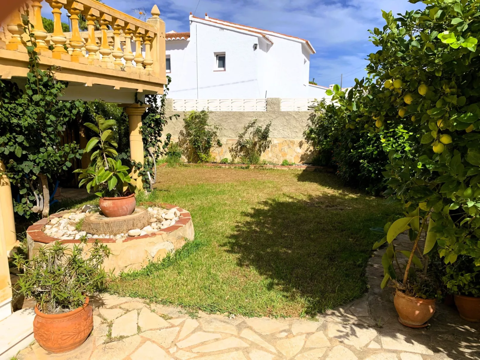 Rustikales Haus am Strand von Denia-Buiten