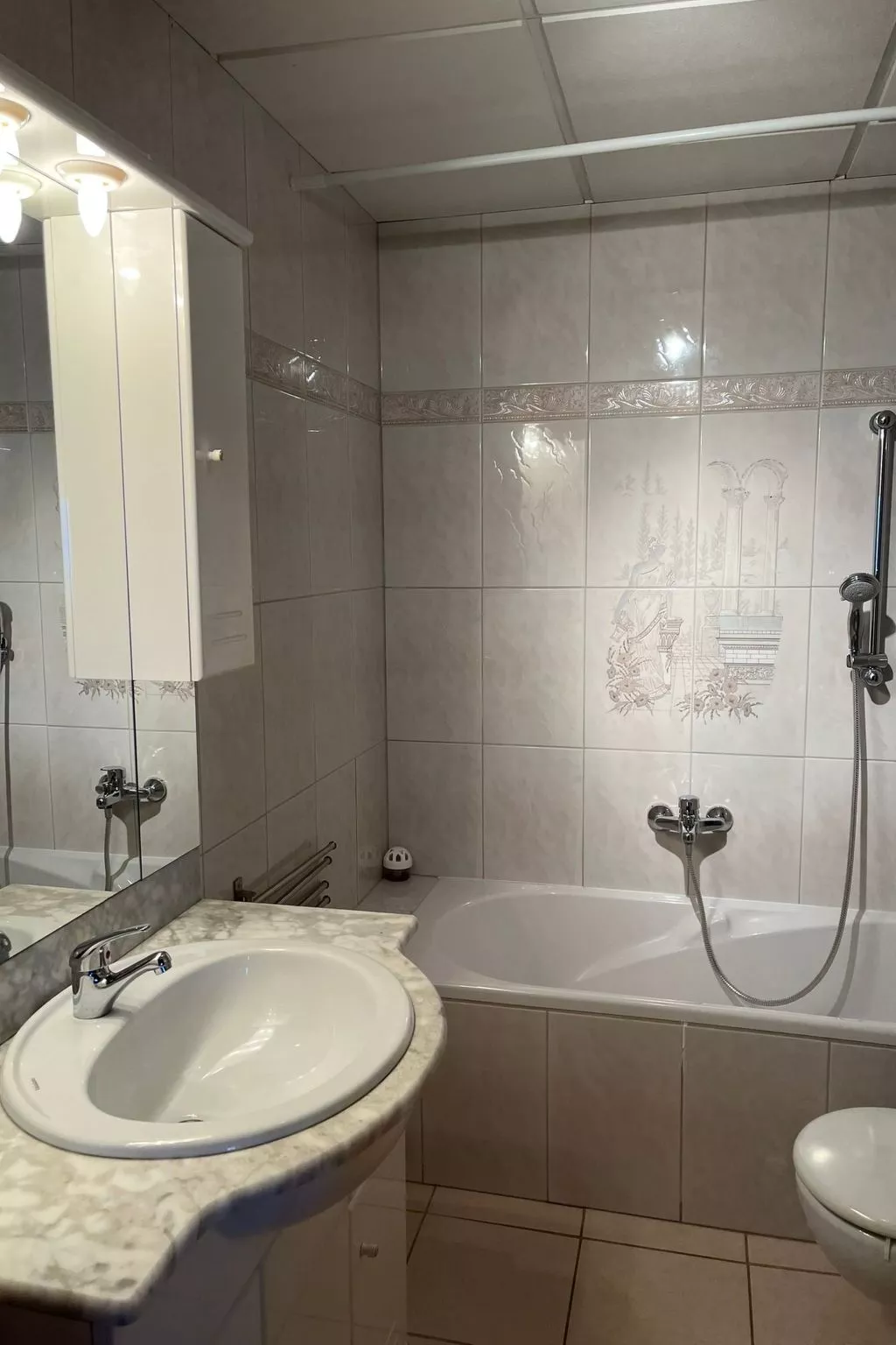 Wohnung in der ersten Etage mit privatem Pool-Image-tags.info