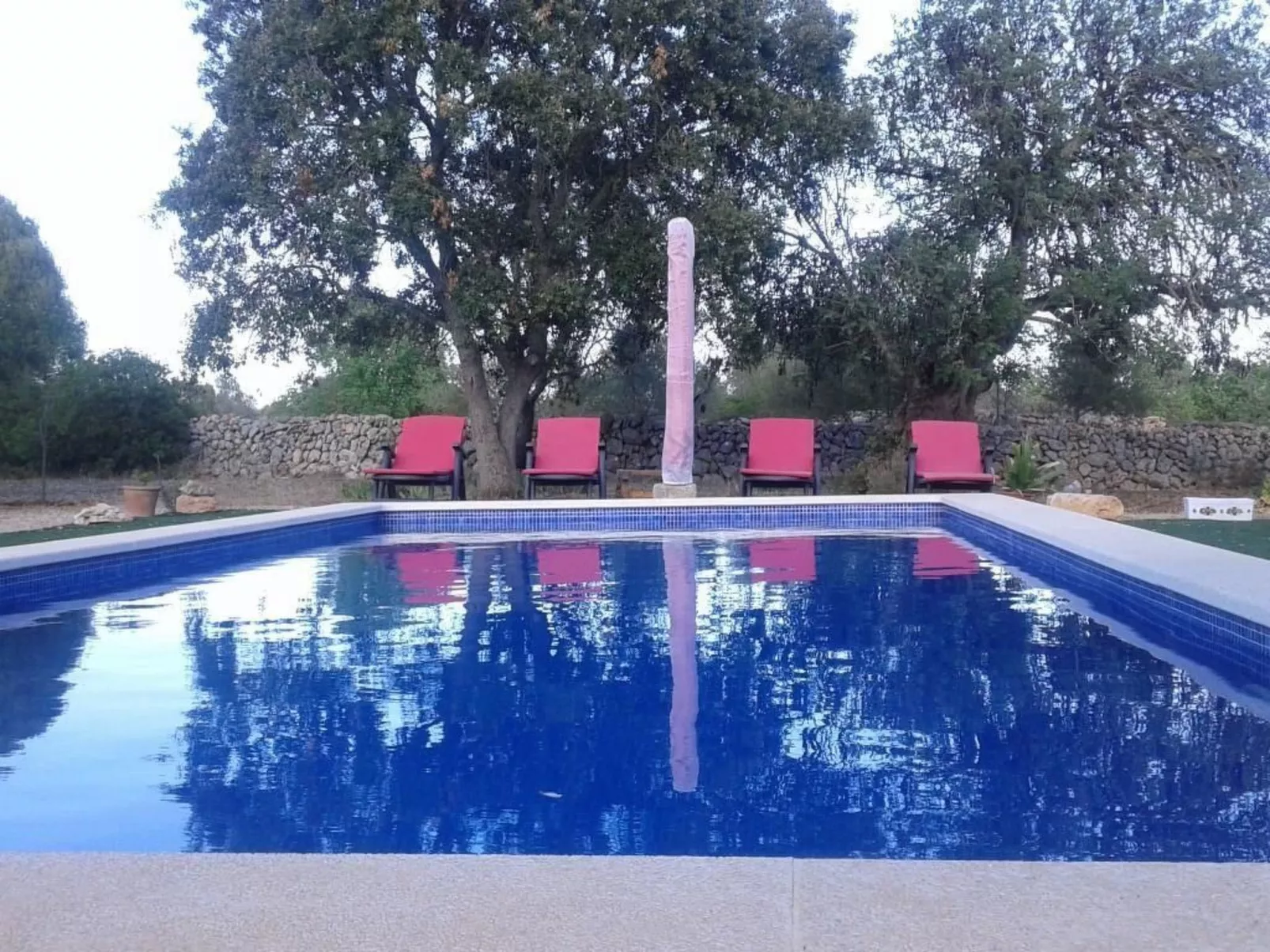 Freistehendes Landhaus mit Schwimmbad-Buiten