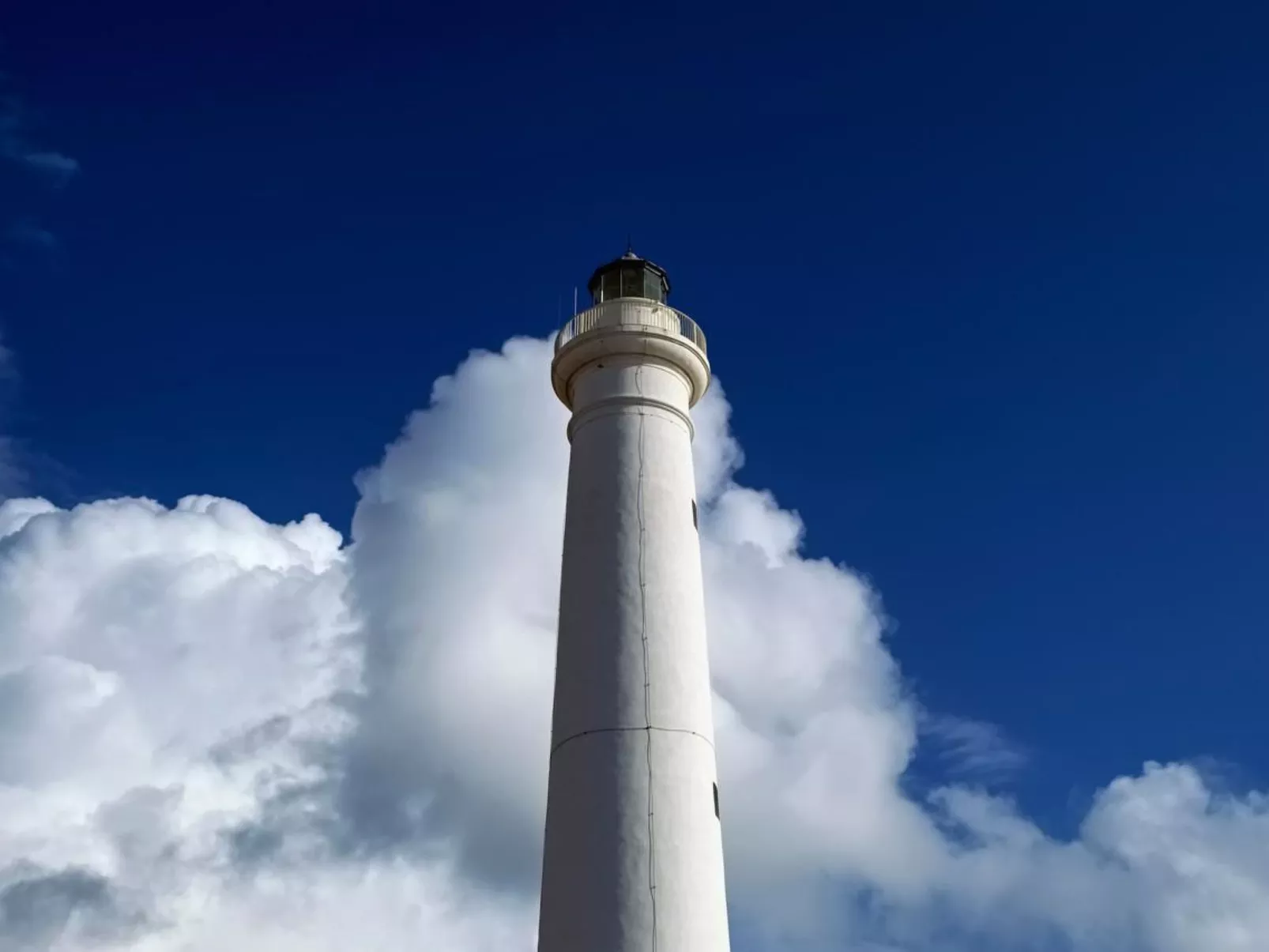 Agamennone, Wohnung 20 Meter vom Meer entfernt mit einer möblierten Terrasse.-Binnen