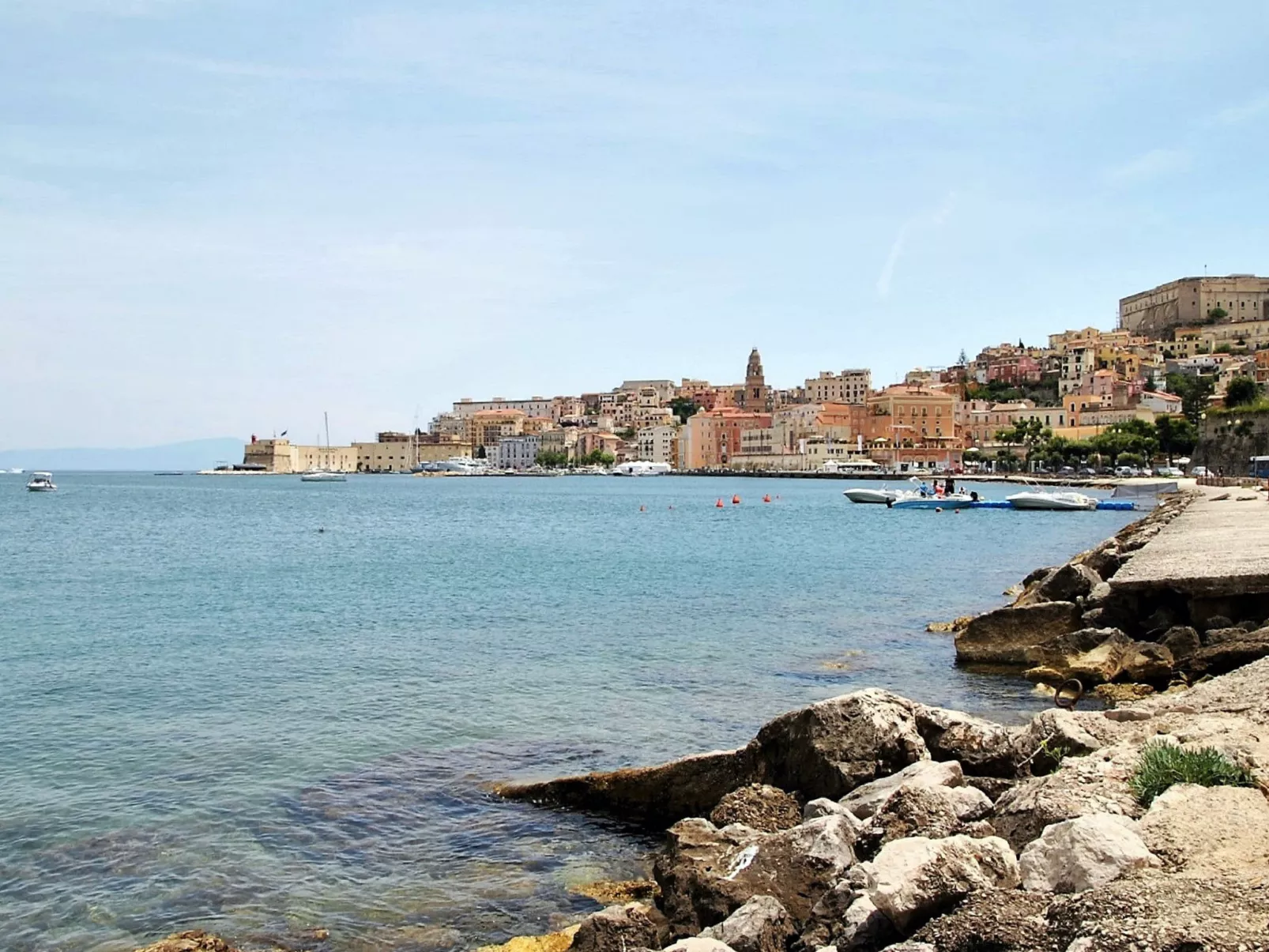 Domhaus mit Blick auf den Golf von Gaeta-Omgeving