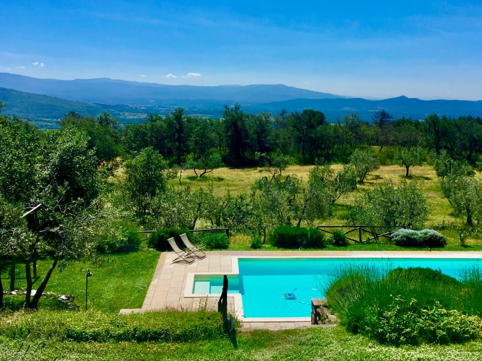 Villa mit Pool und zauberhafter Aussicht-Image-tags.info