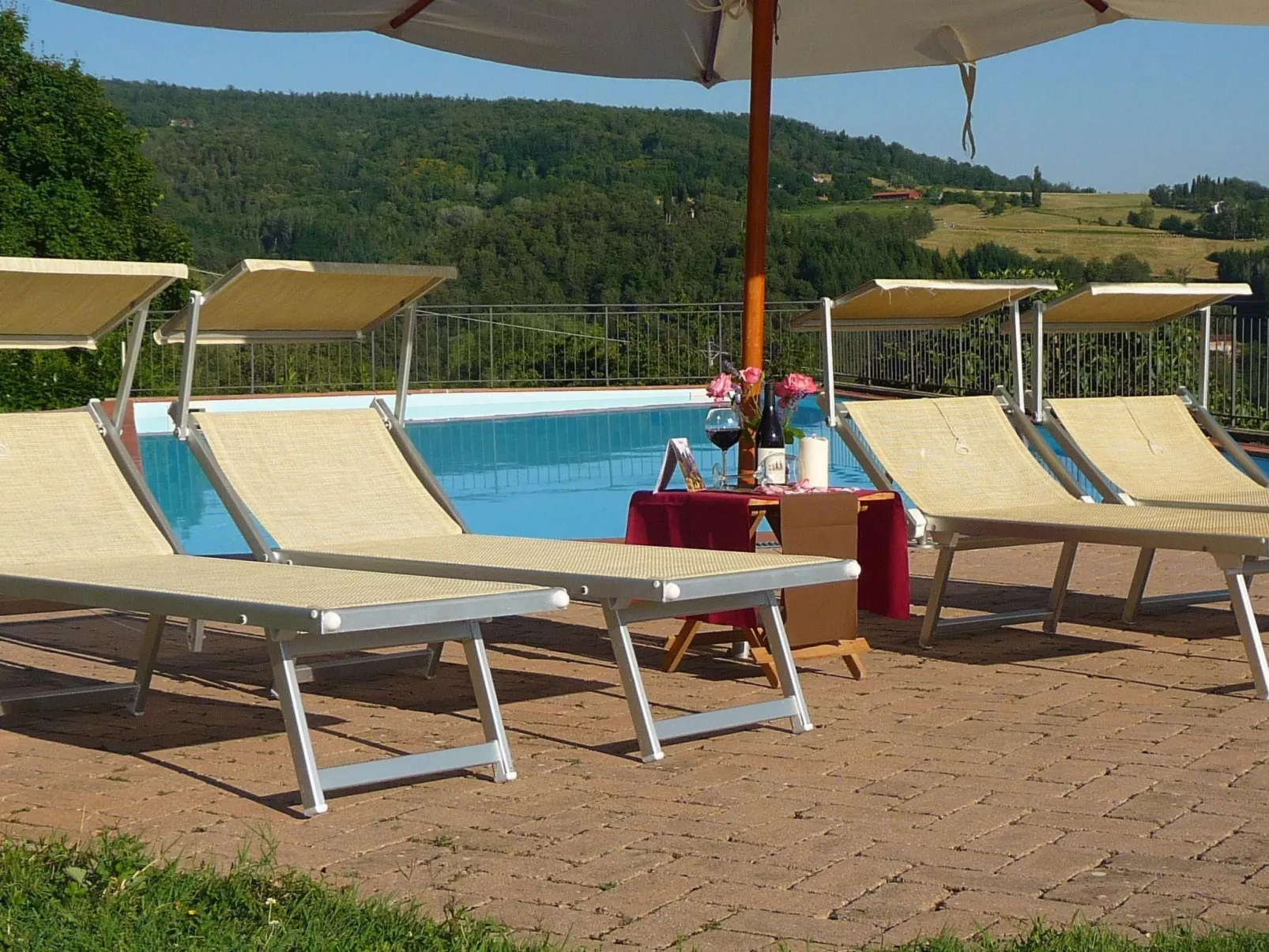 Geranei Haus mit Schwimmbad zwischen Florenz und Arezzo-Binnen