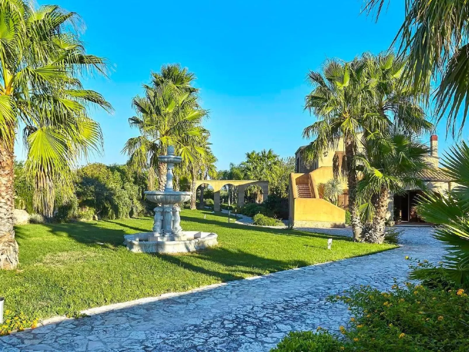 In Castelvetrano mit Gepflegtem Garten-Buiten