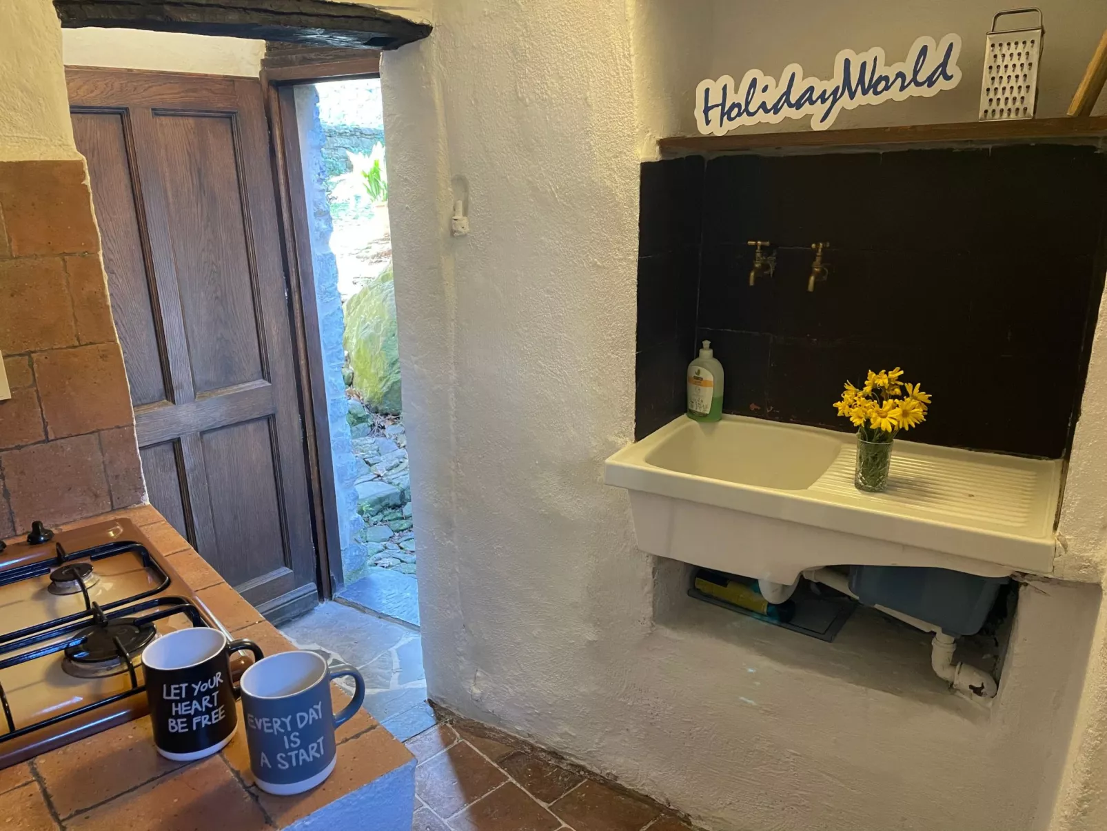 Panoramic Retreat by Holiday World-Buiten