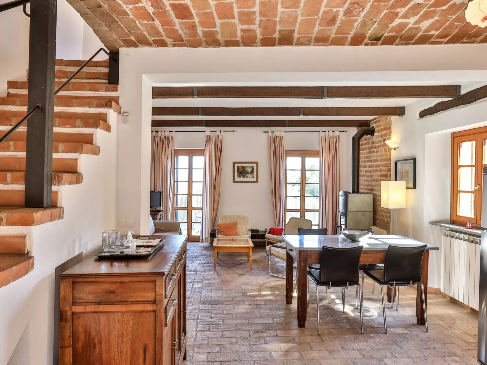 Villa Pesce,Dolcetto-Binnen