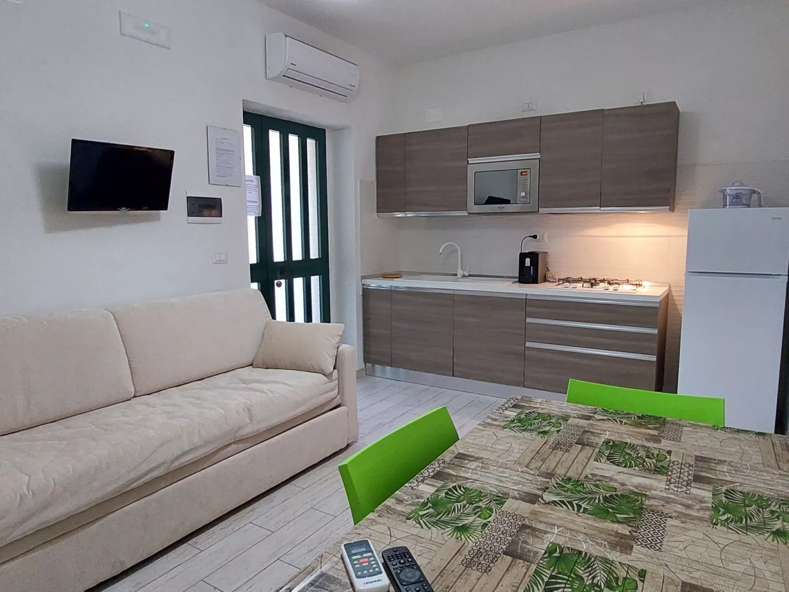 Drei-Zimmer-Wohnung im Erdgeschoss-Image-tags.info