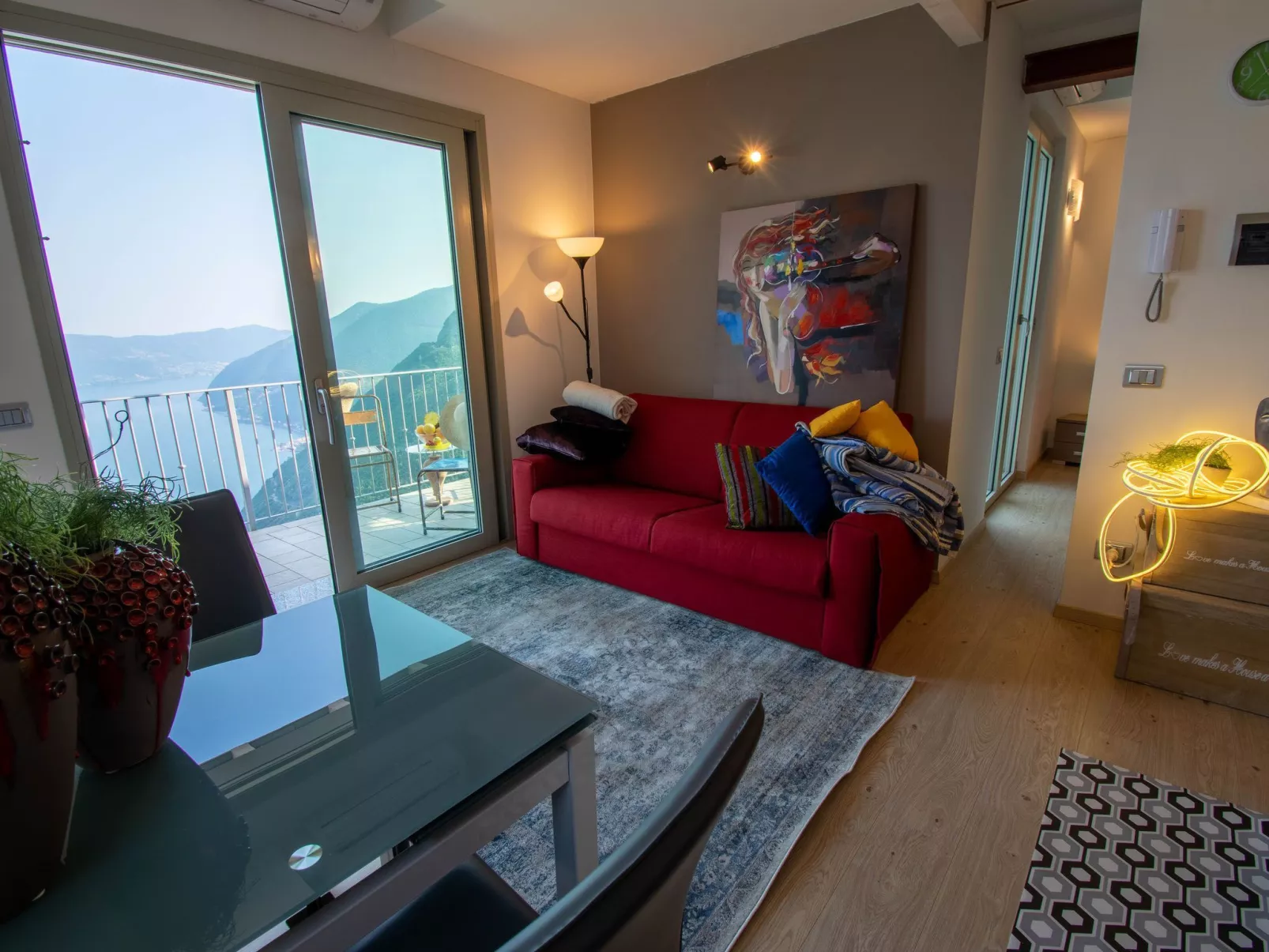 Wohnung mit Panaoramaterrasse und Pool-Binnen