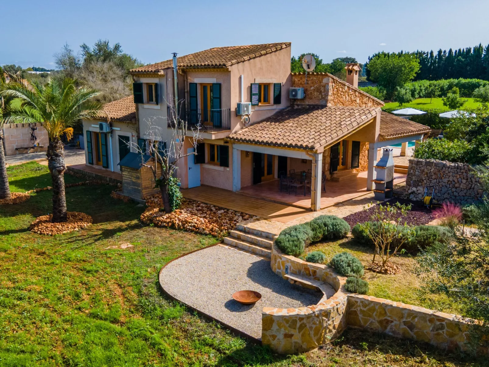 Stilvolle, top-moderne, traumhafte Finca in Sineu-Binnen