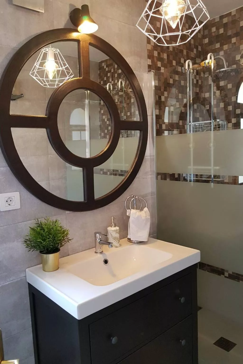 Komfortable Wohnung, Wifi, am Pool-Image-tags.info