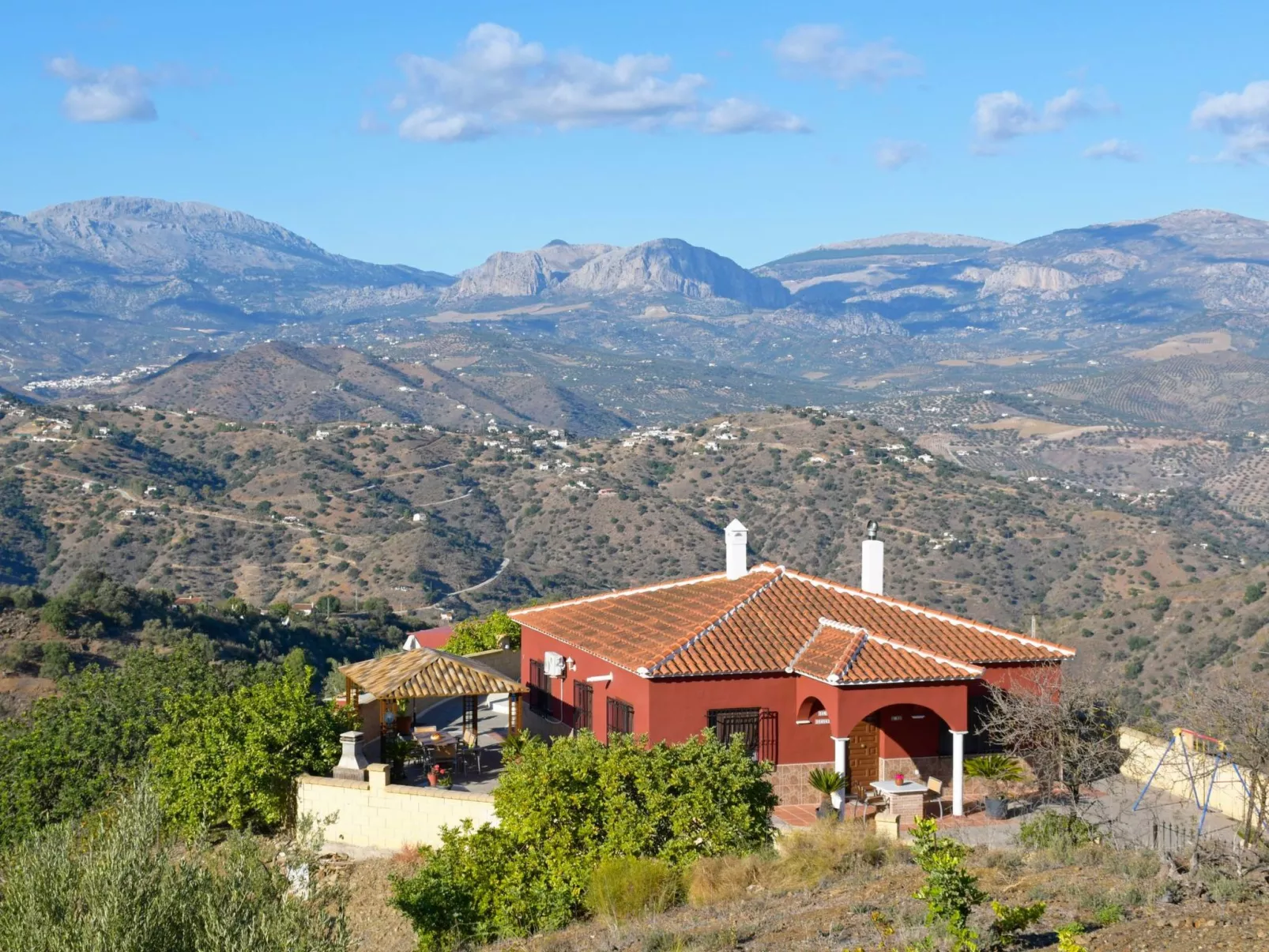 Finca auf einem eingezäunten Grundstück-Buiten