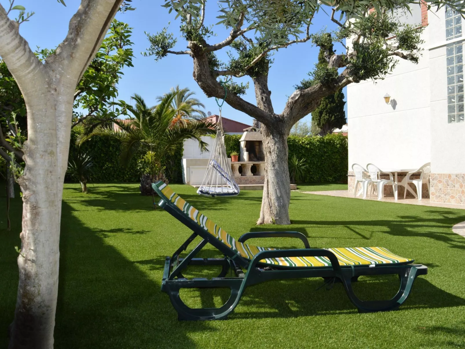 Chalet 'Vista Cunit' mit privatem Pool-Buiten