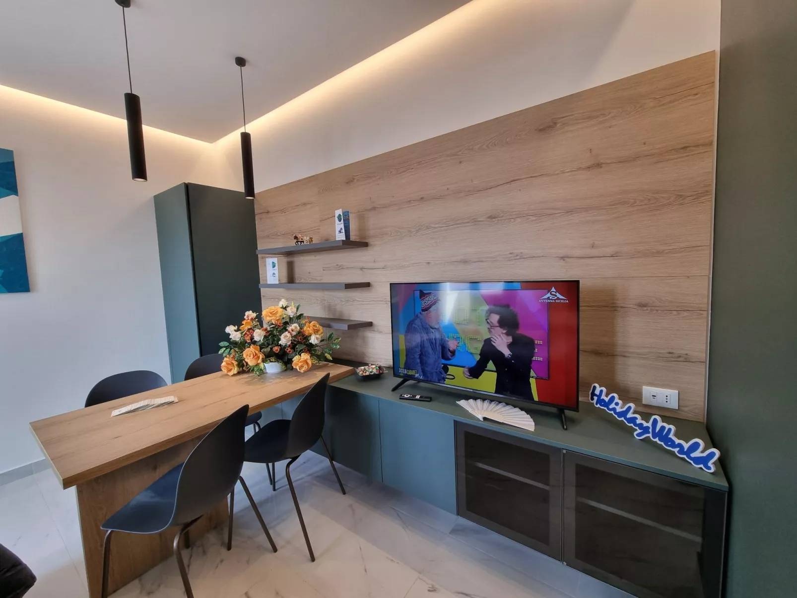 MaXelA Penthouse by Holiday World-Image-tags.info