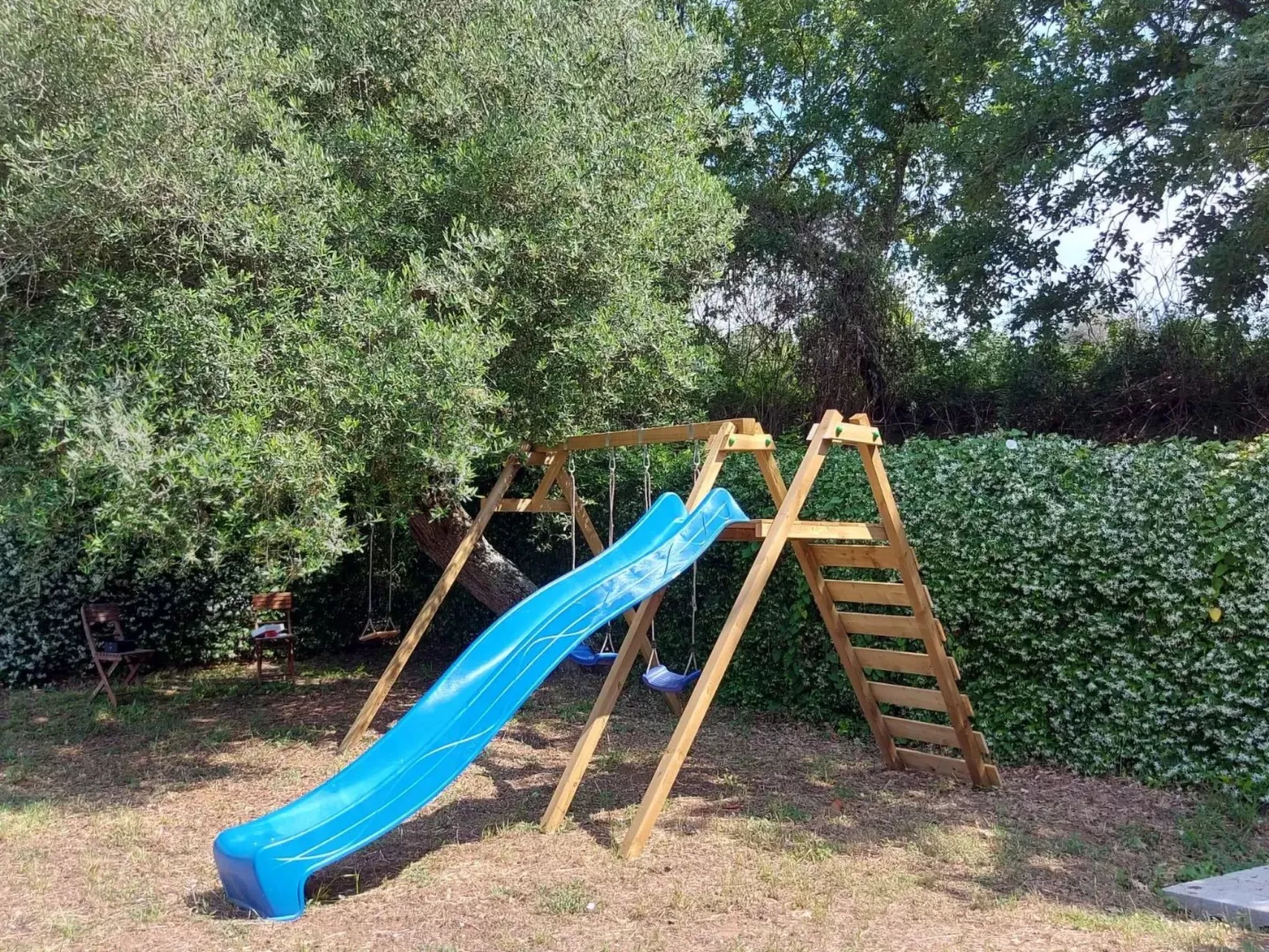 Villa im Grünen mit Schwimmbad und Meerblick-Image-tags.info