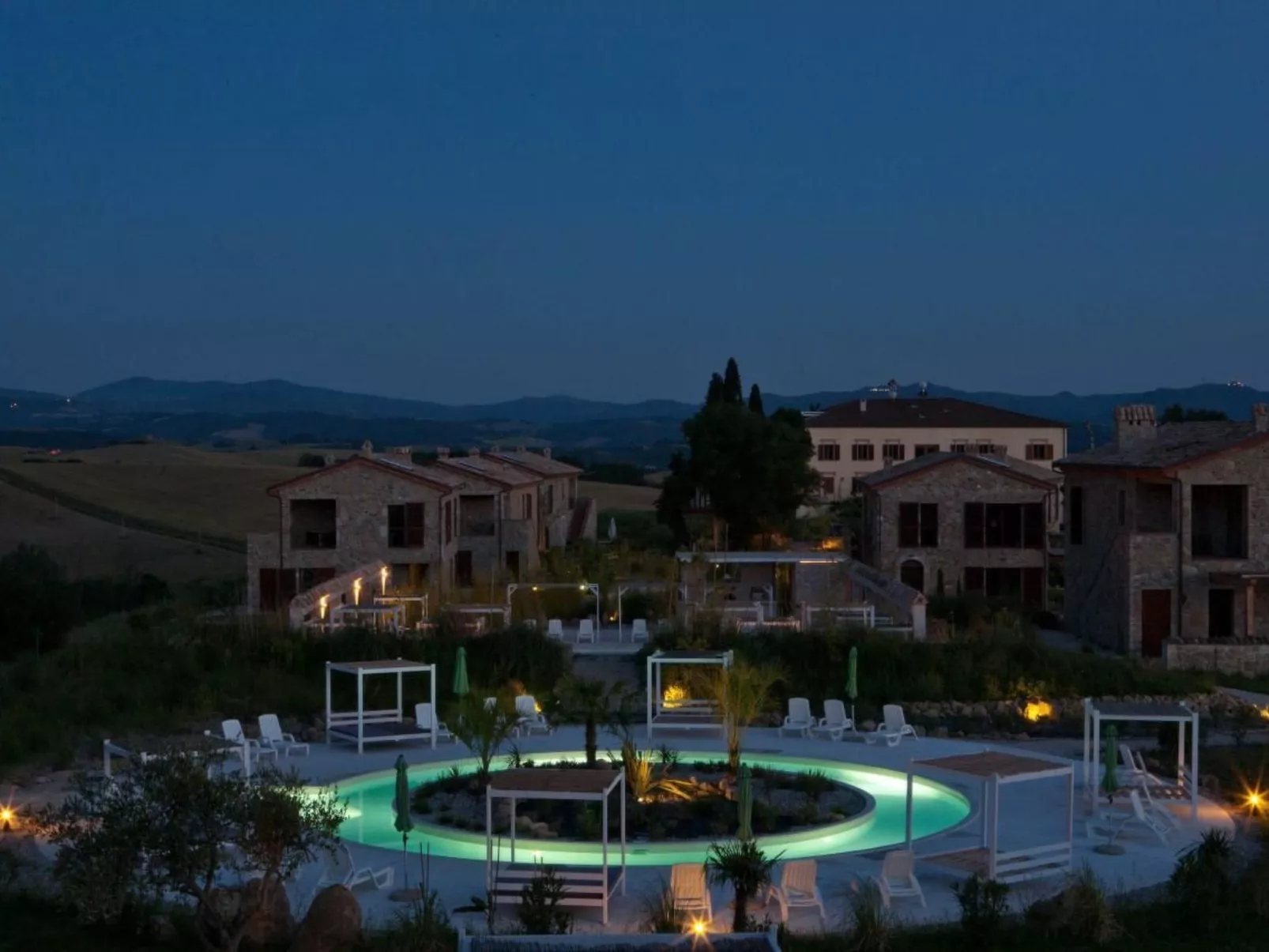 "Villa Felicita" mit Pool-Binnen