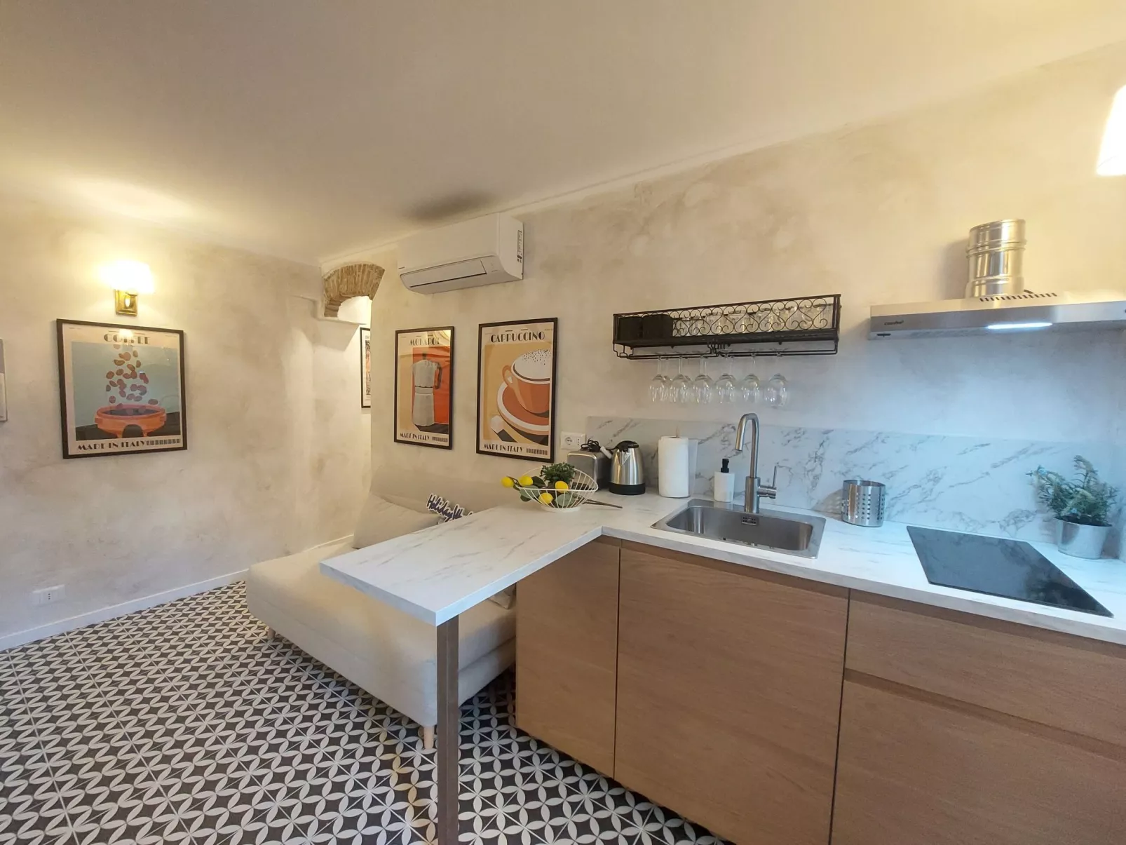 Edo's Lair von Holiday World-Binnen