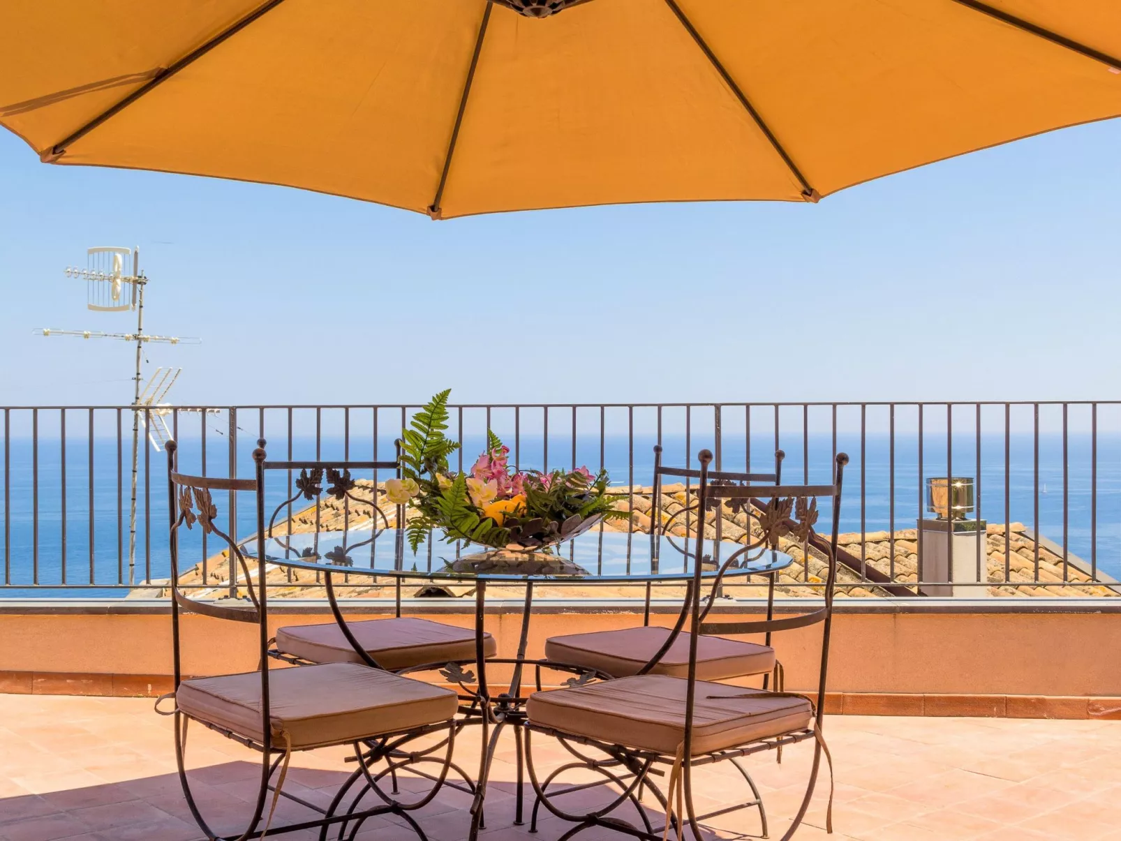 Villa Battiato - Haus n Pool-Binnen