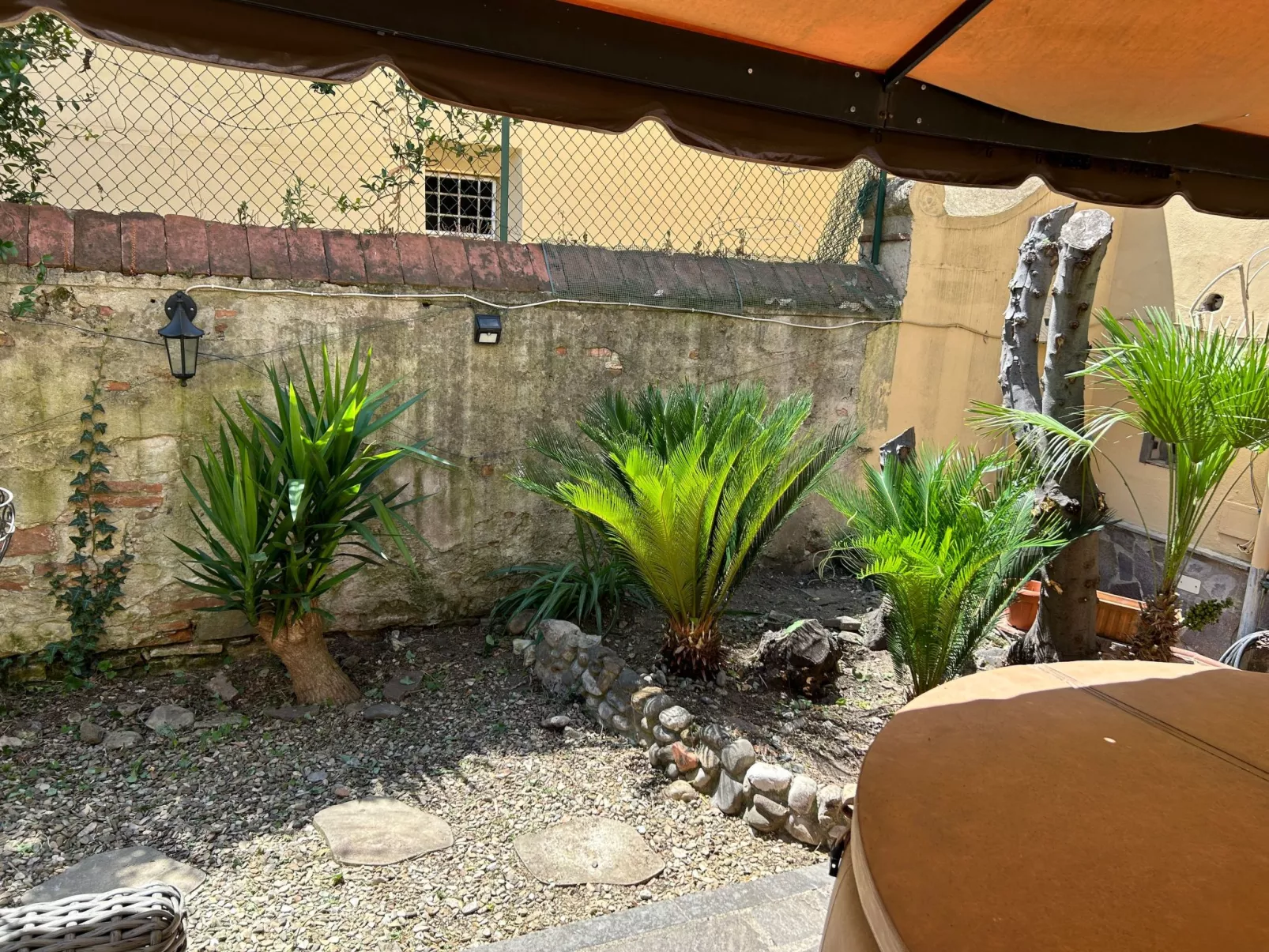 Zwei Schlafzimmer mit Garten und Whirlpool-Binnen