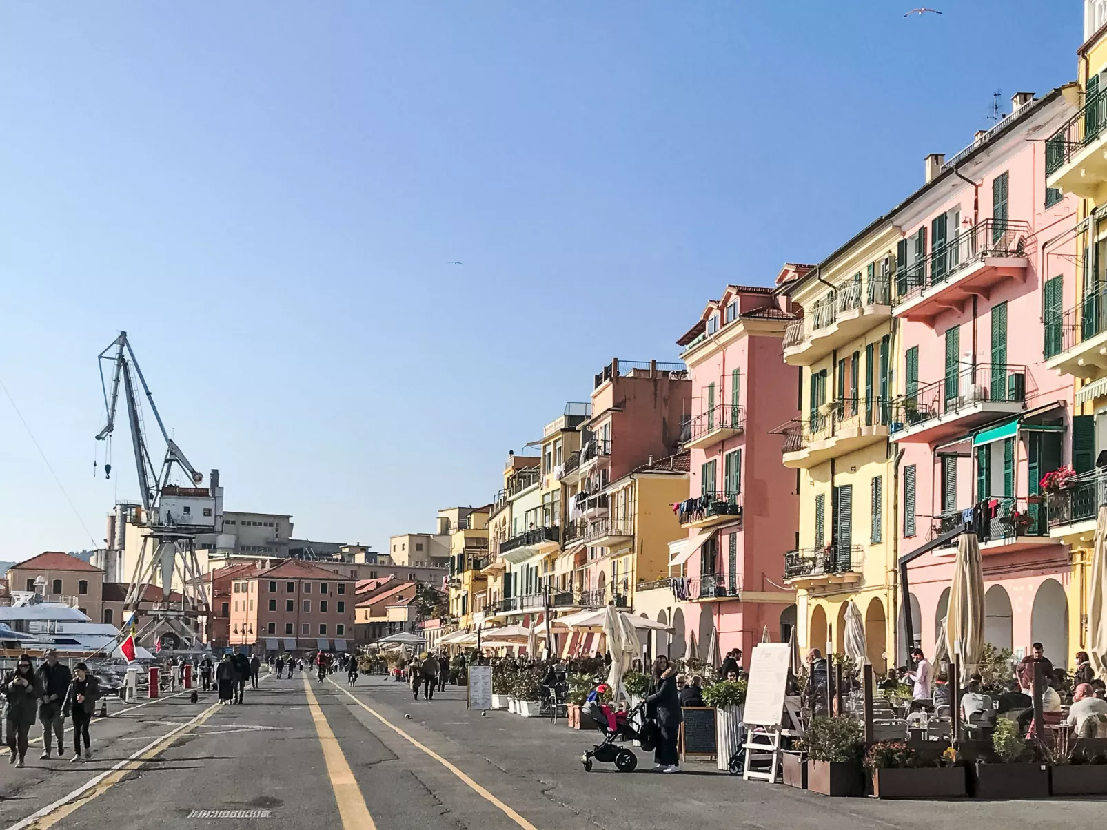 Zwei-Zimmer-Wohnung mit Meer- und Stadtblick-Omgeving