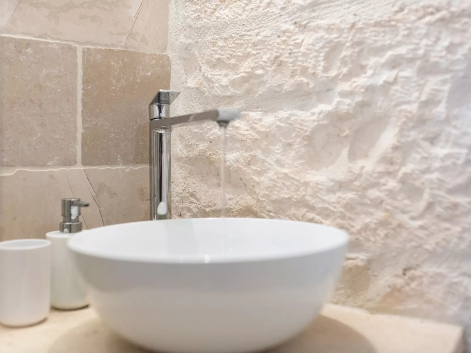 Oma Im Haus in der Mitte-Binnen