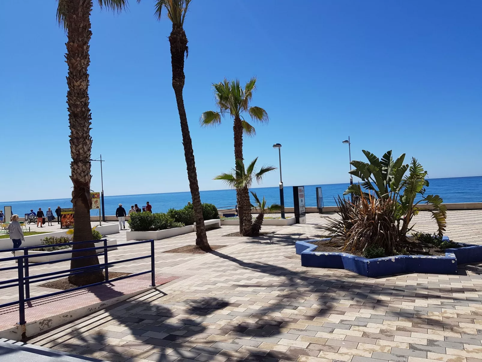 Gemütliche Wohnung in Torrox mit gemeinsamem Pool-Buiten