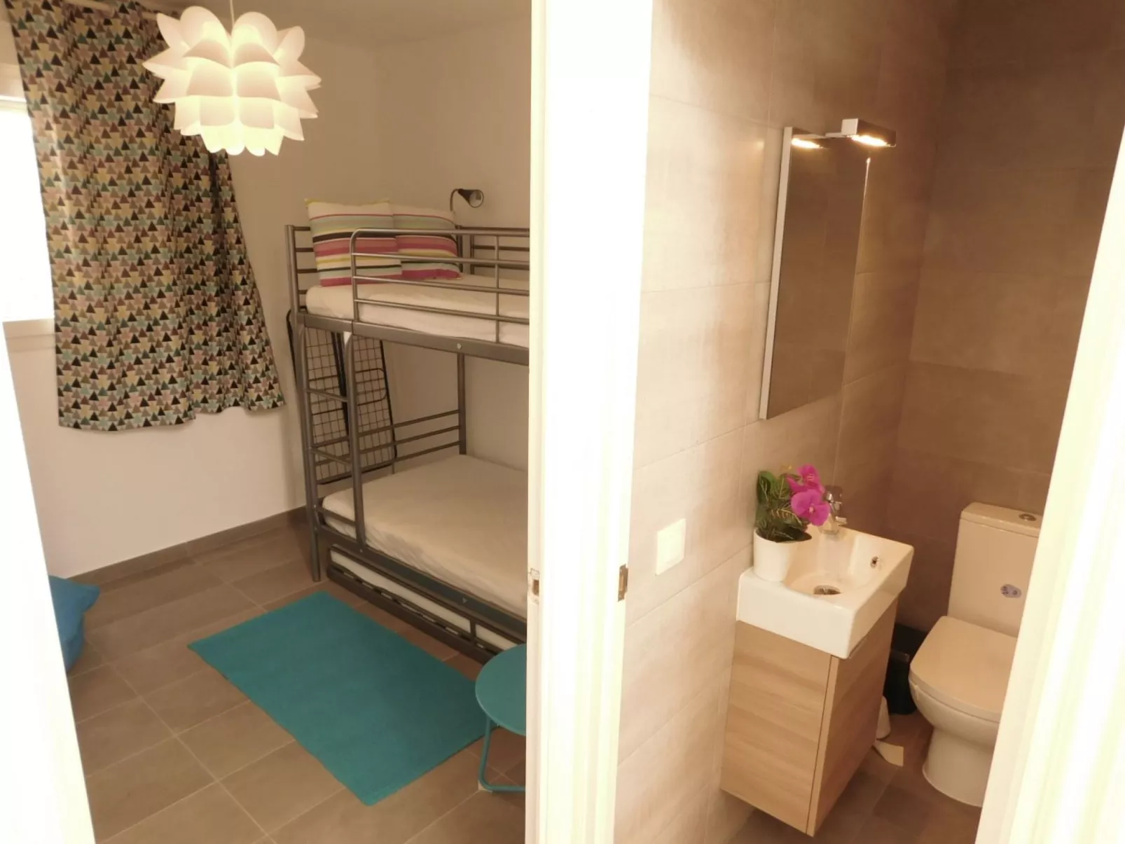 Renoviertes Ferienhaus in Roses mit Terrasse-Image-tags.info