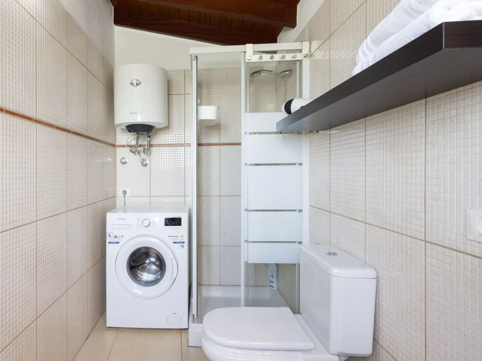 Cruz de los Martillos-Binnen