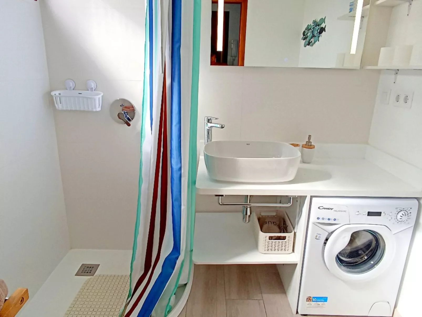 Wohnung mit privater Terrasse und Meerblick-Image-tags.info