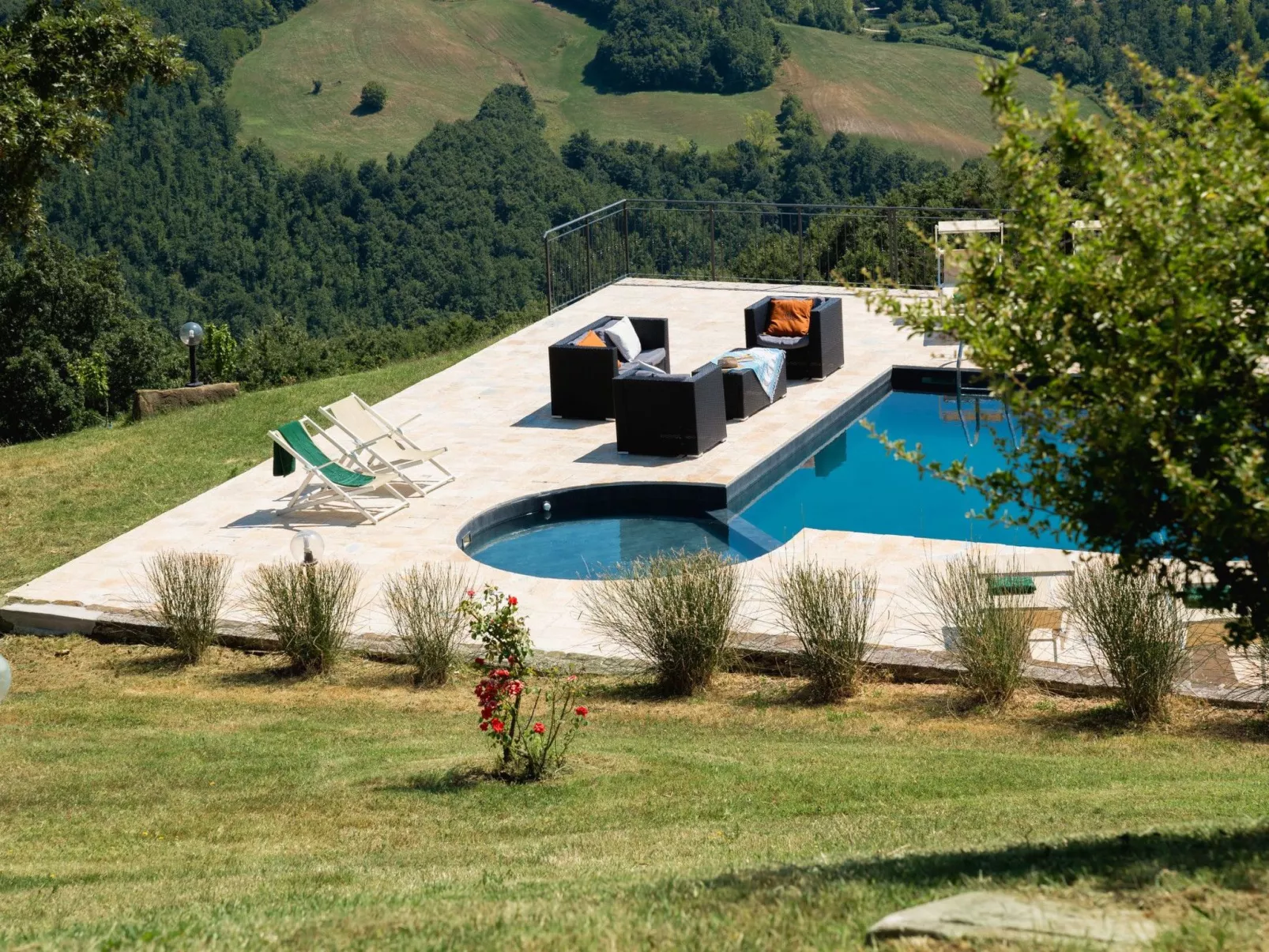 Ca Quattrocchi, Marcheholiday-Binnen