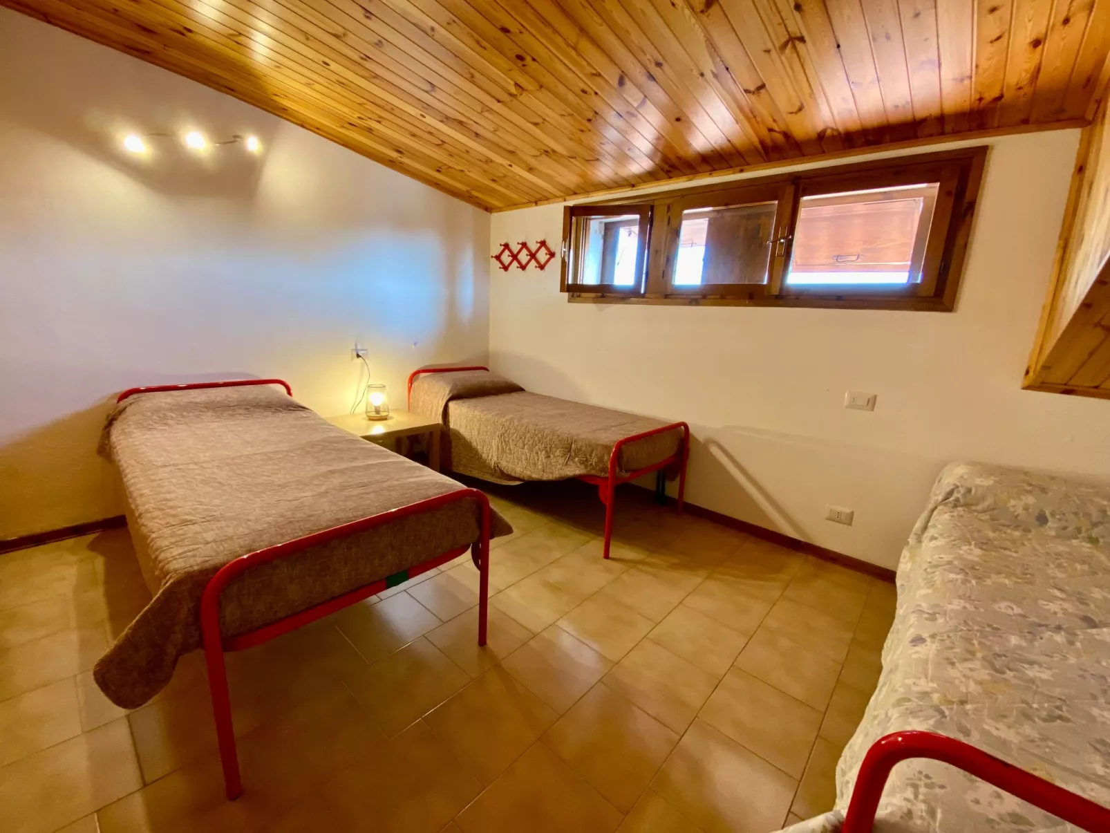 Vertikales Haus mit privatem Garten, 2 Klima-Binnen