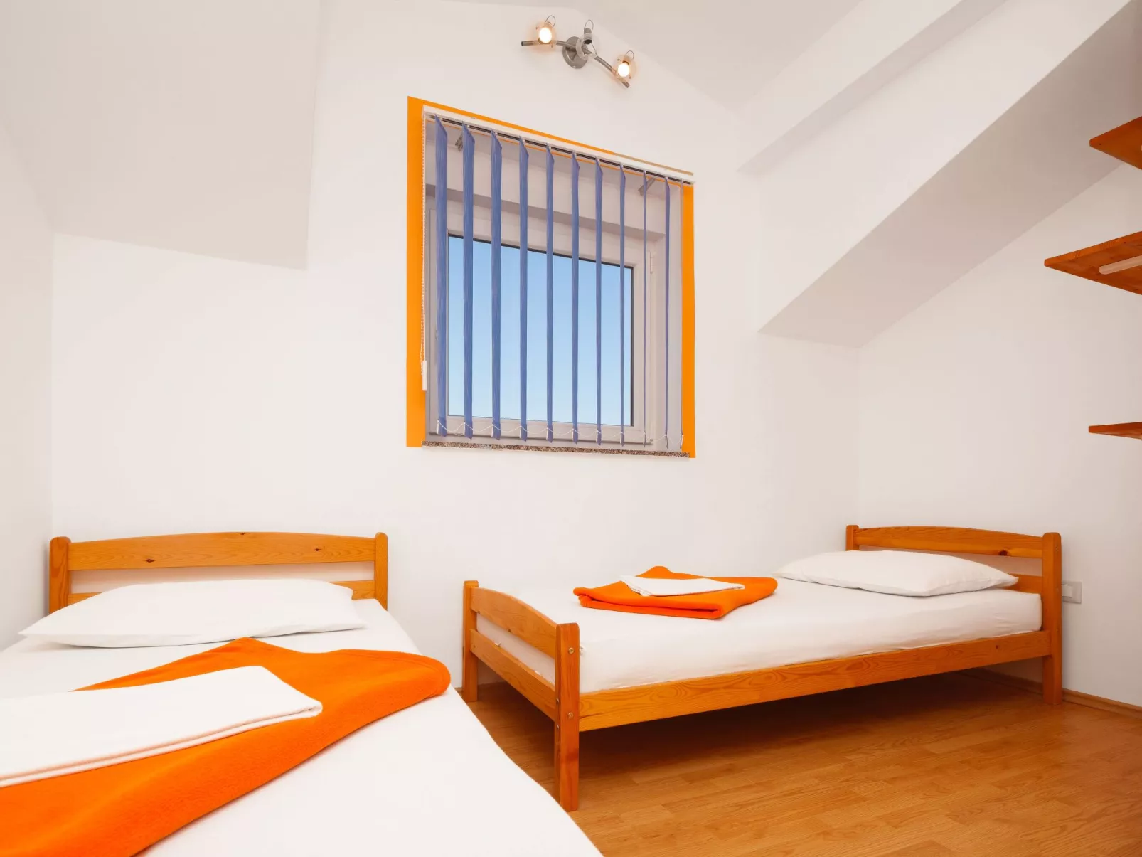 Mit Jacuzzi, Garten und Parkplatz-Binnen