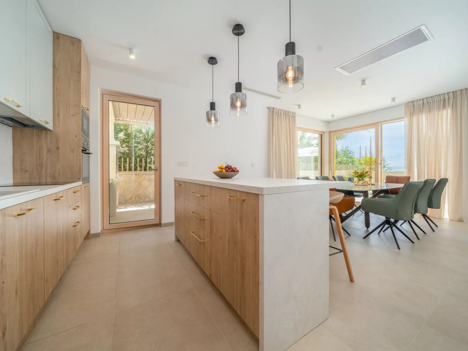 Neue Villa Adore-Binnen