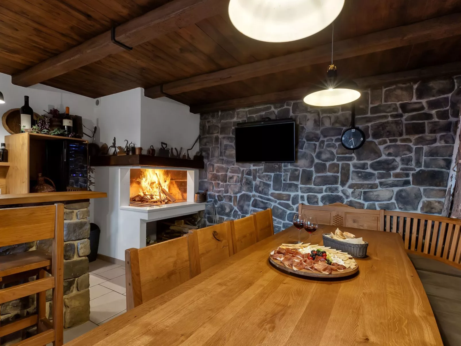 Villa Oscar mit Pool-Binnen