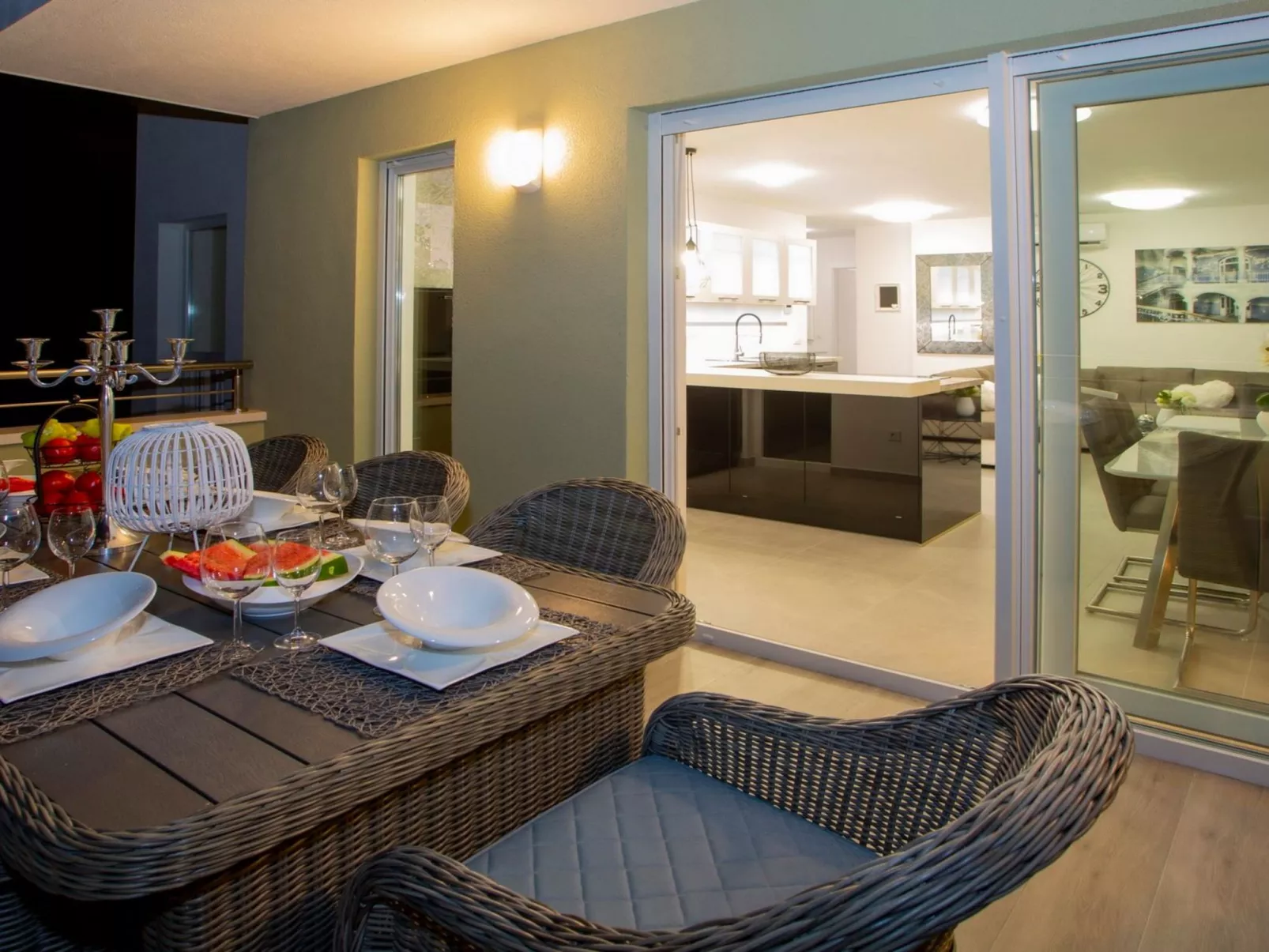 In Makarska mit Panoramablick-Buiten