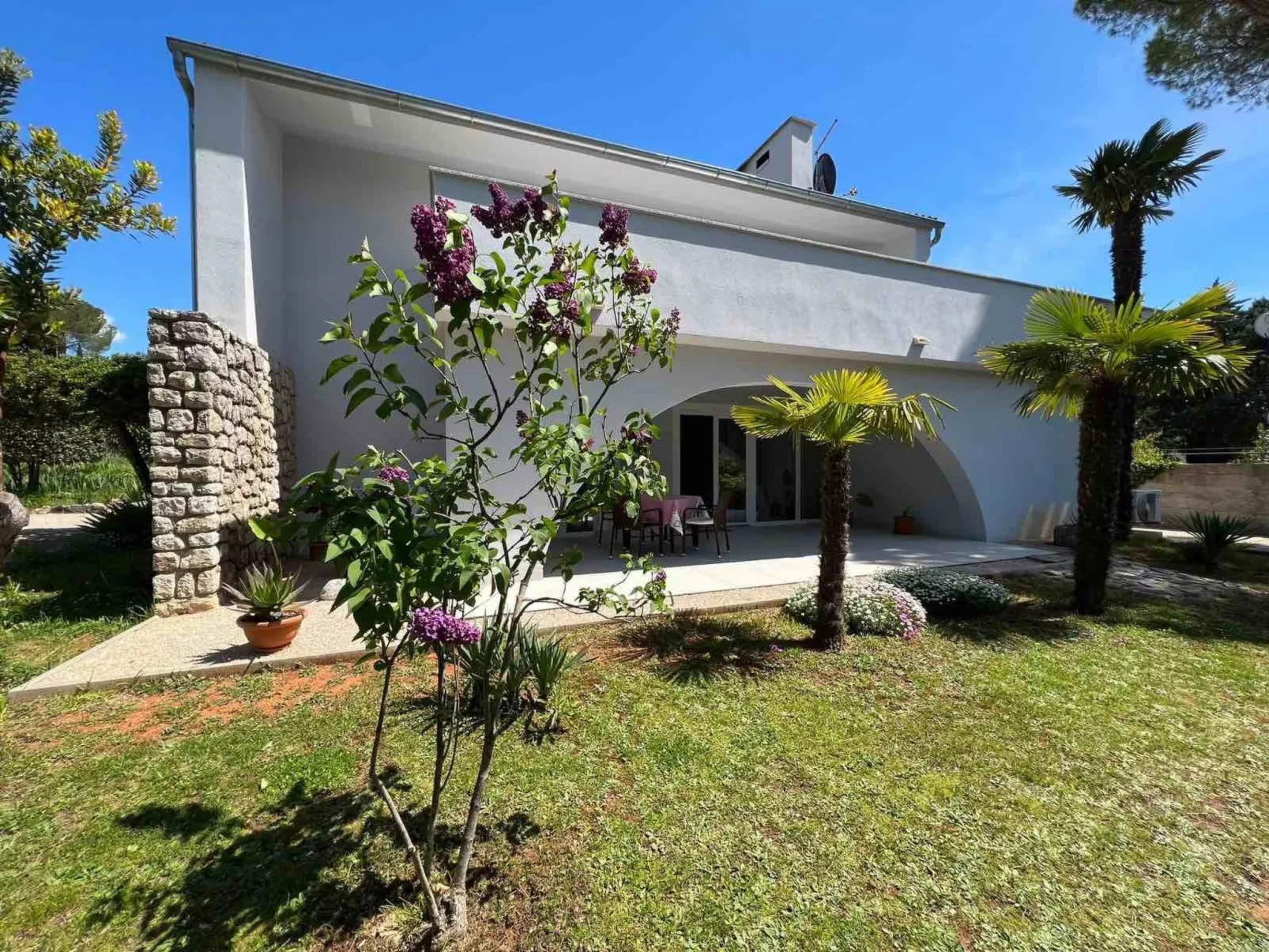 Wohnung "Nada" mit Terrasse-Buiten