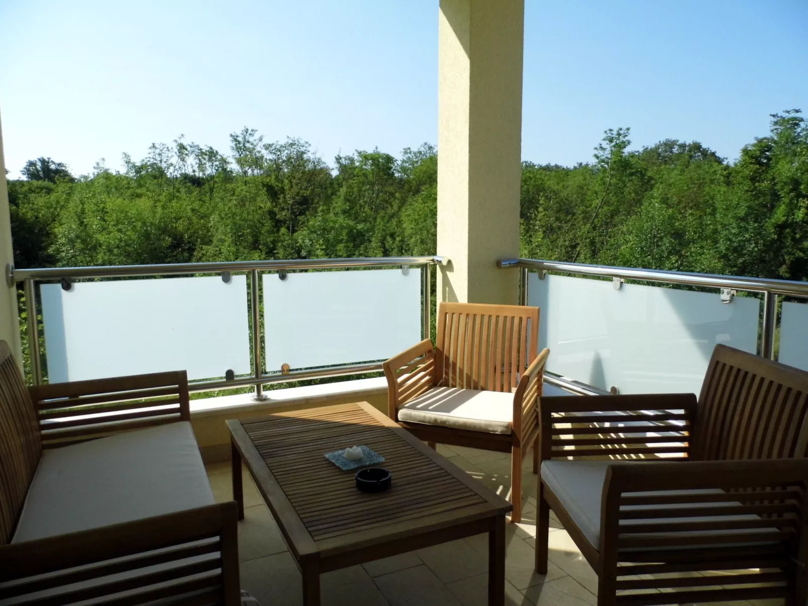 Modernes Apartment mit teilweisem Meerblick-Buiten