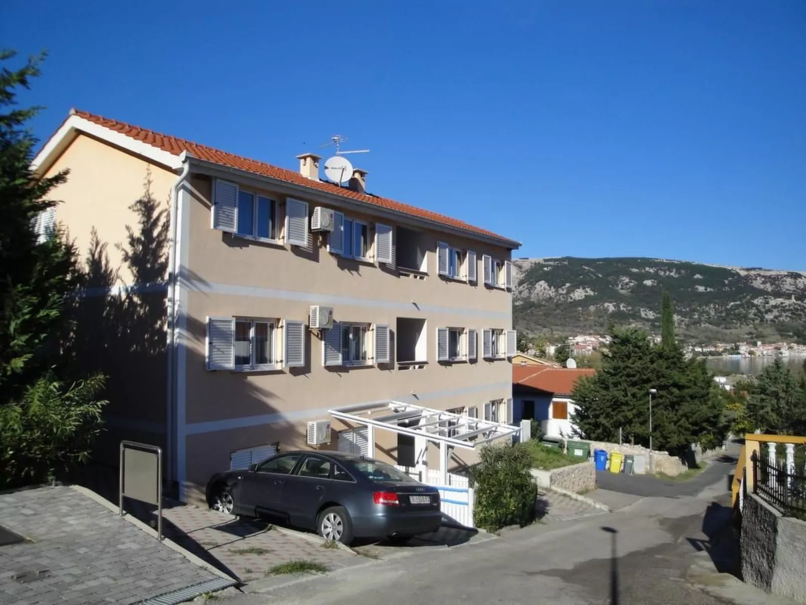 In Baška mit Eigenem Balkon-Binnen