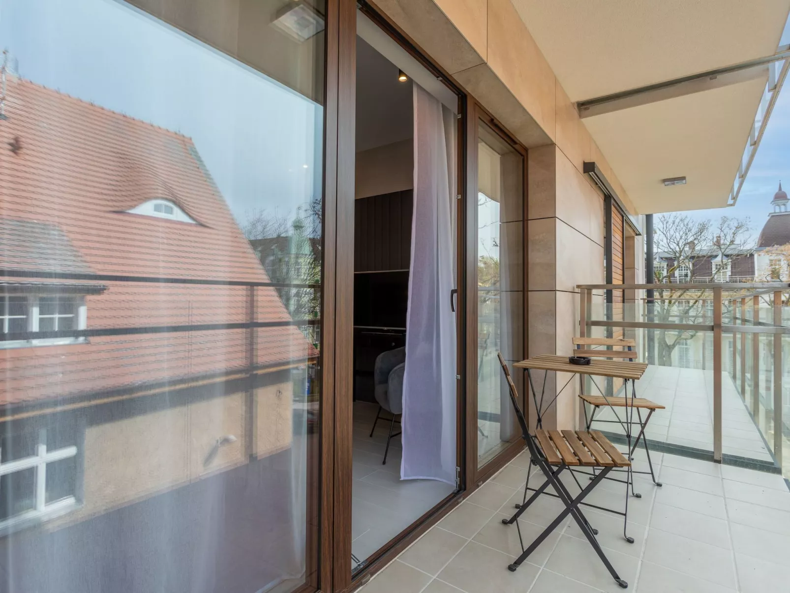 Kormoran in modernem Appartementhaus-Image-tags.info