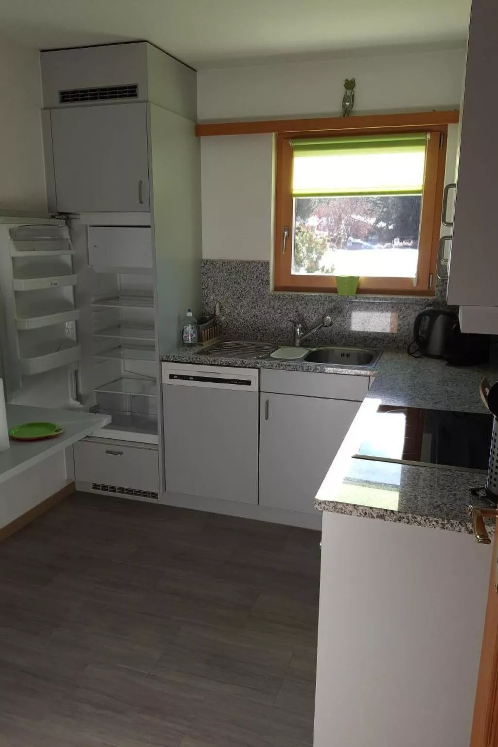 Chesa Azalea 3 klein-Binnen