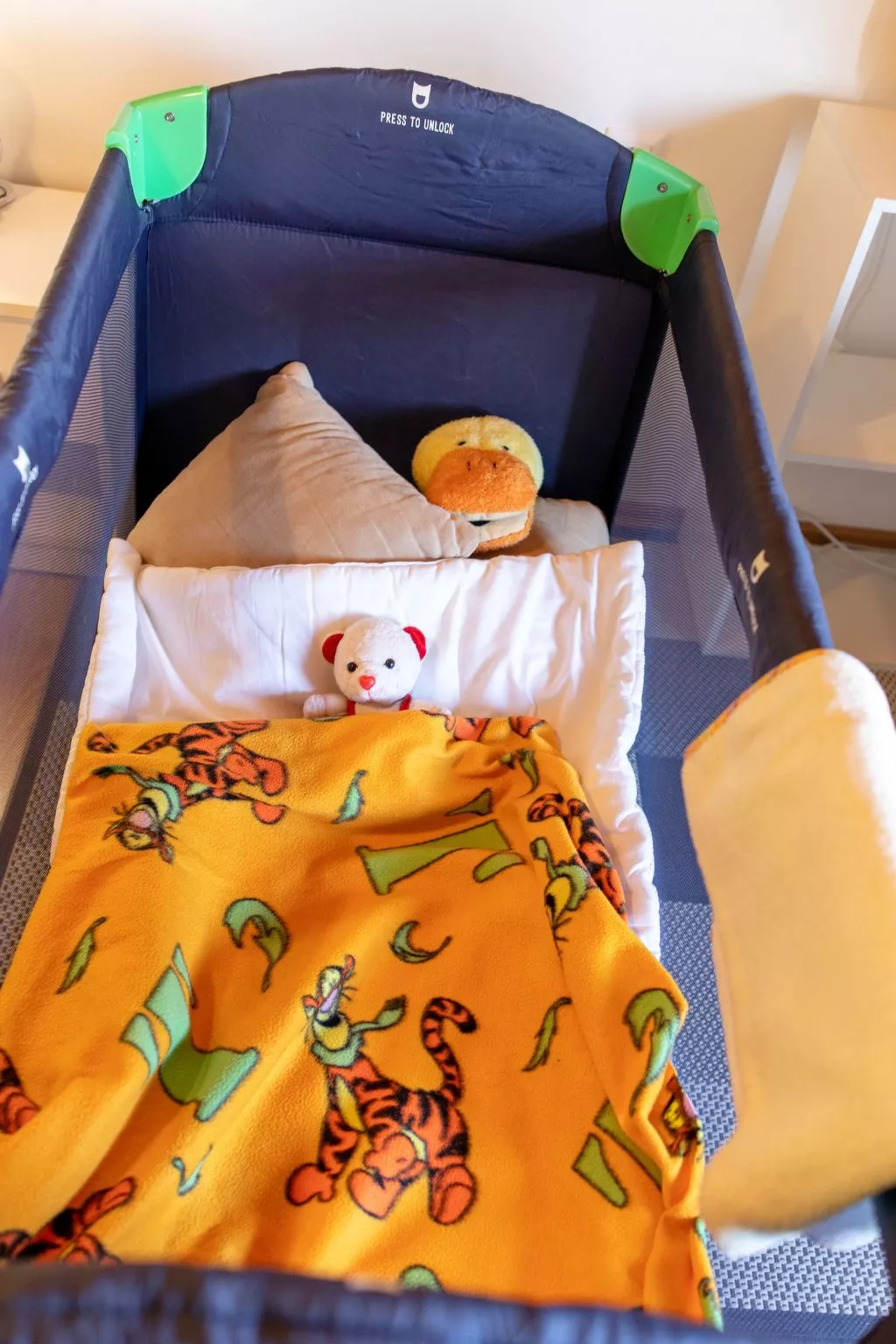 "Schmetterlingsplatz"-Binnen