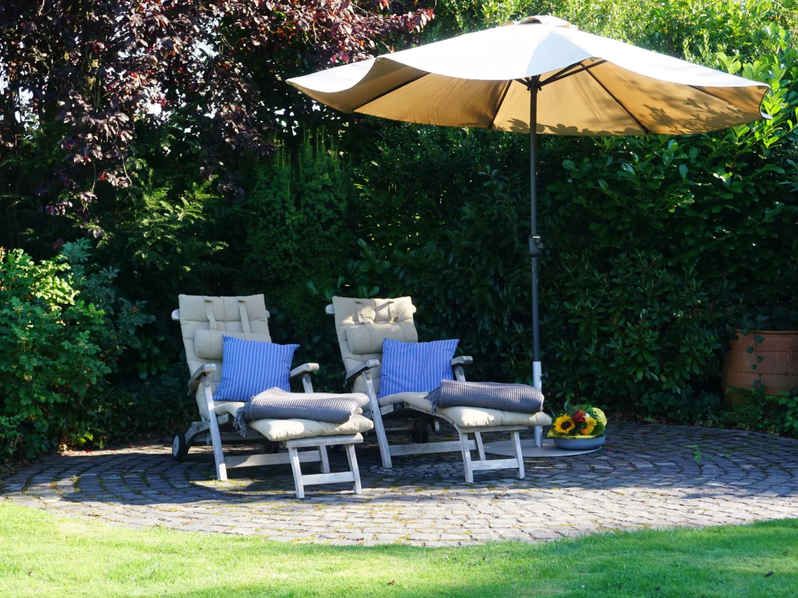 Großzügiges Haus mit traumhafter Gartenanlage-Binnen