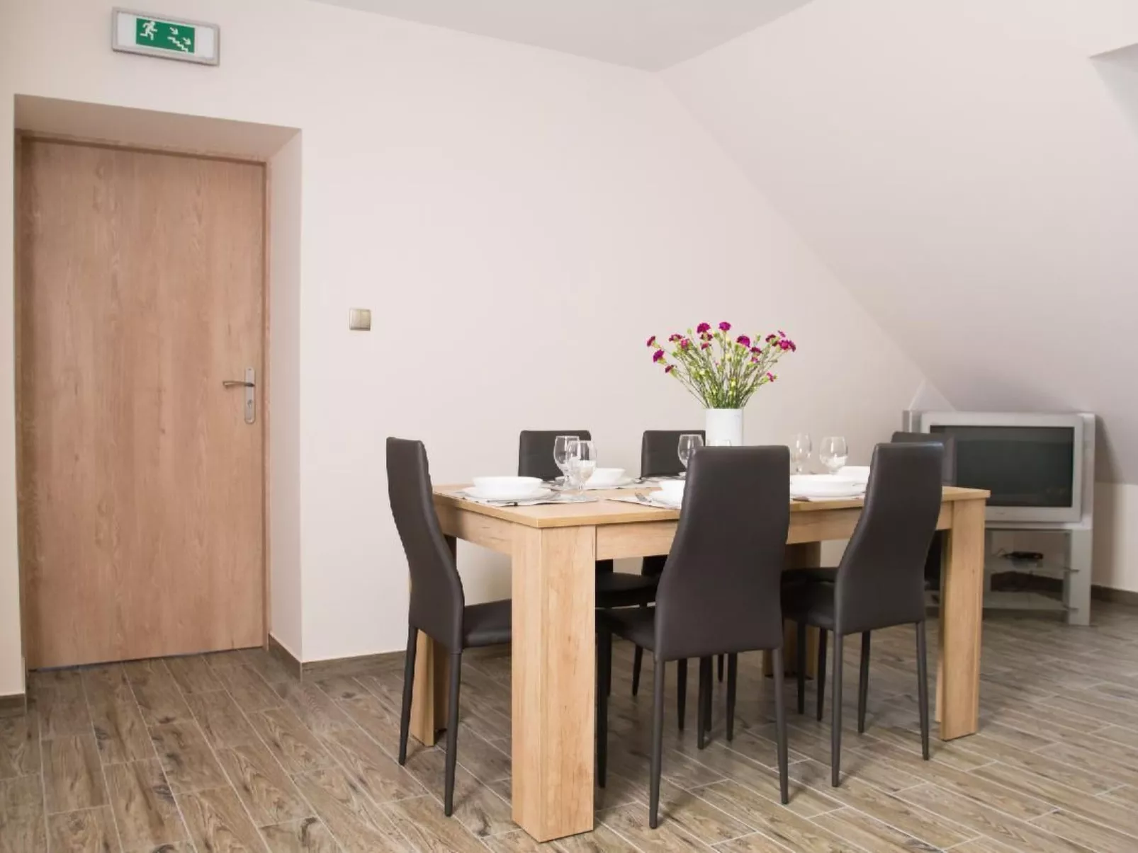 Suite "Suite B" mit Blick auf das Wasser-Image-tags.info