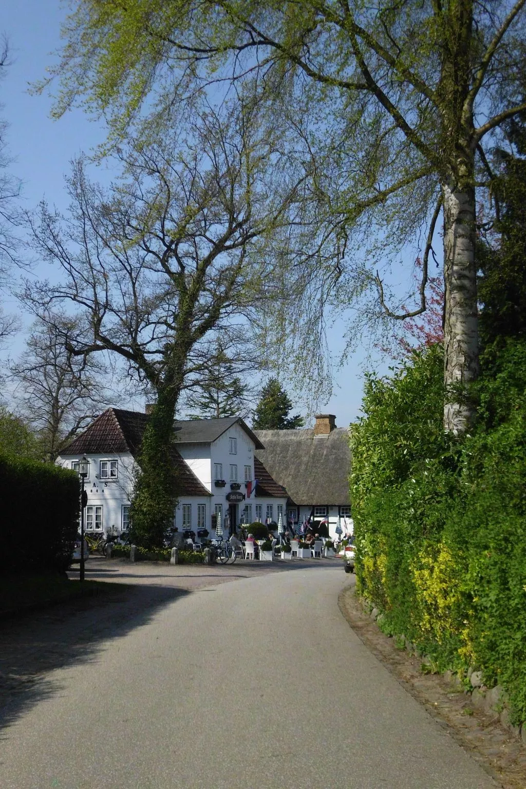 Haus in Zimmert mit Terrasse, Grill und Garten-Buiten
