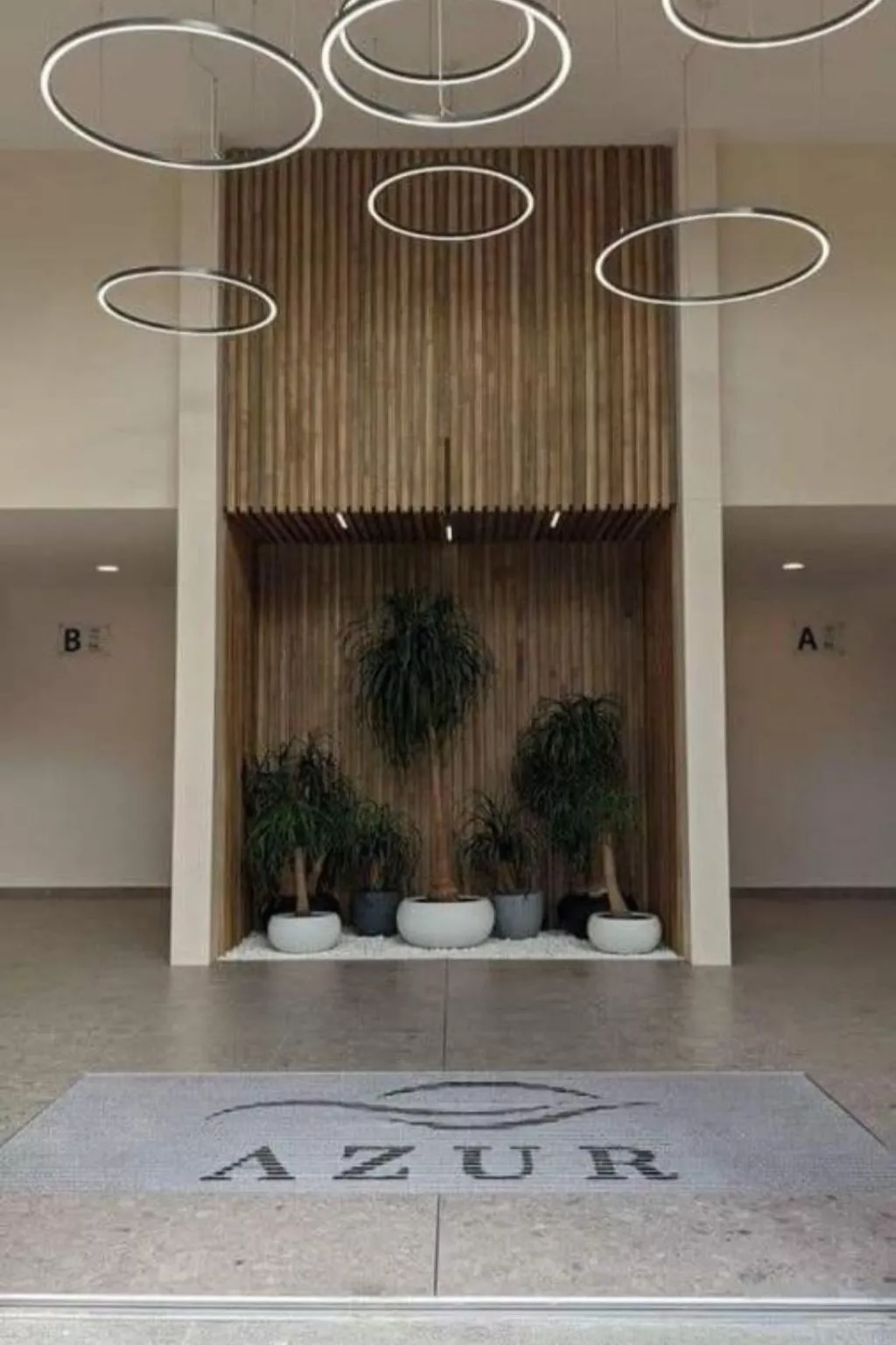 Studio "Allure Varna" mit Infinity-Pool-Buiten