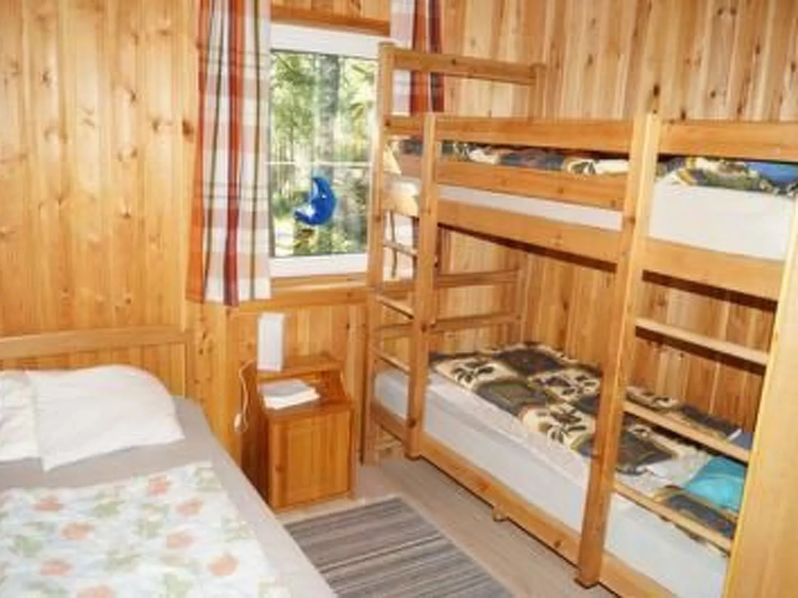 Haus Lena auf großem Grundstück am Waldrand-Binnen