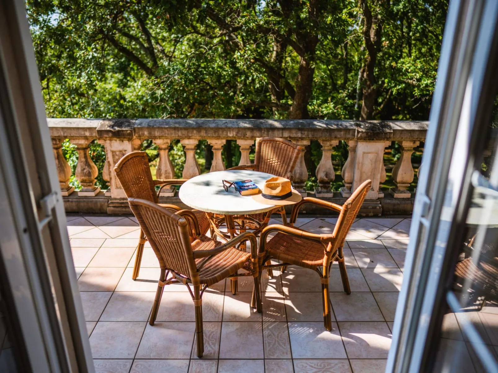 Traditionelles Steinhaus mit privatem beheiztem Pool-Binnen