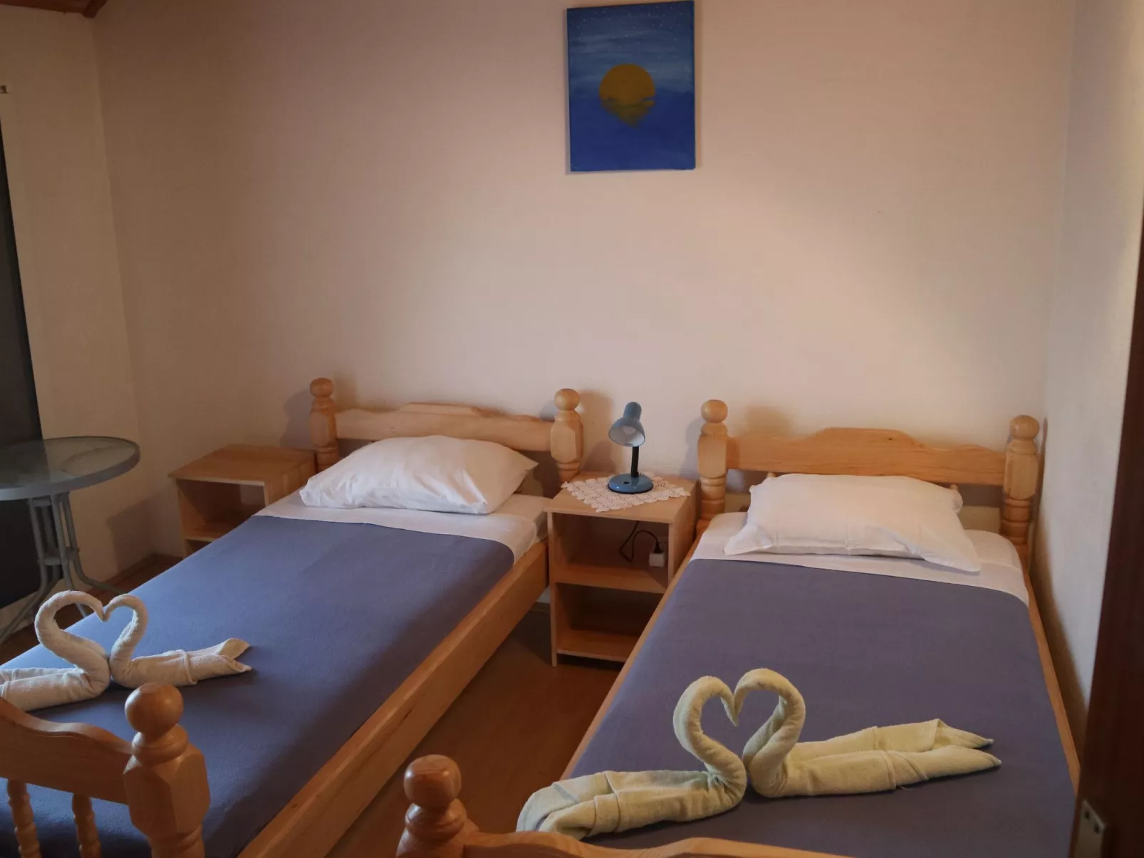 "Antun" am Strand-Binnen