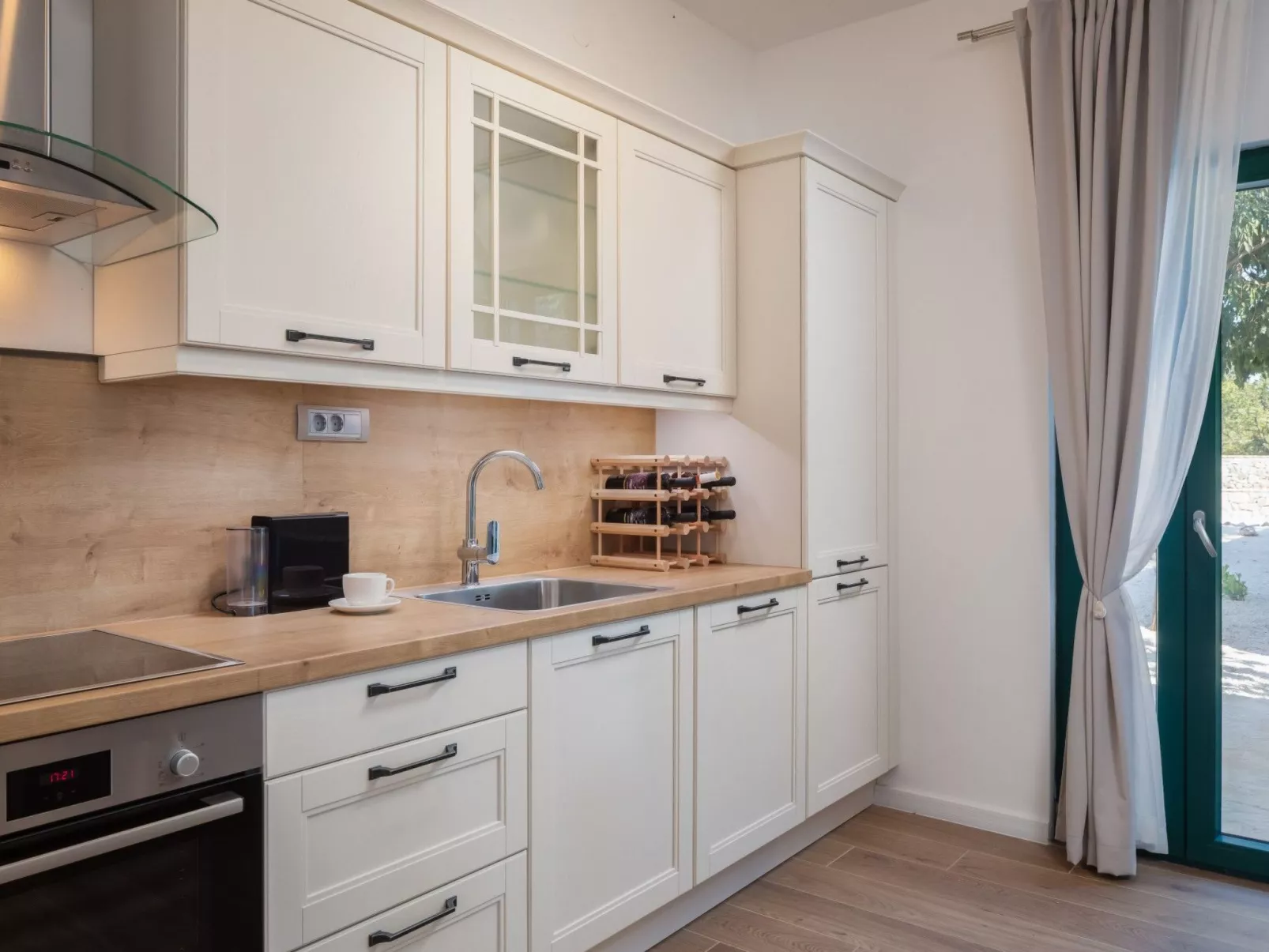 Haus für 11 Personen und 1 Kind in Razvode-Binnen