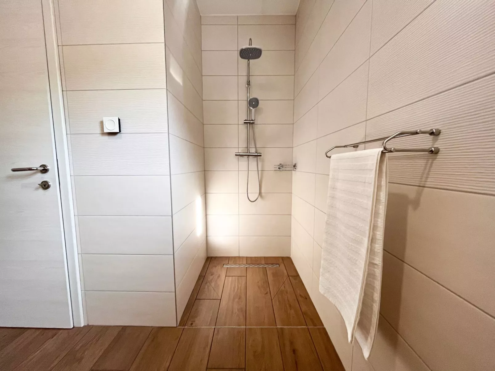 Villa 'Zara Bella Vista-Binnen