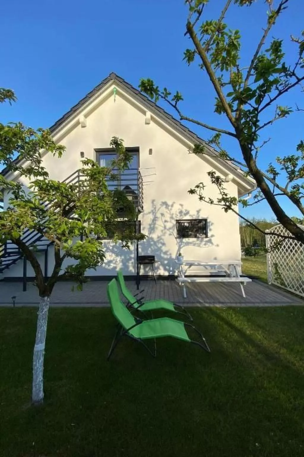 Gemütliches Ferienhaus mit Garten und Seeblick-Image-tags.info